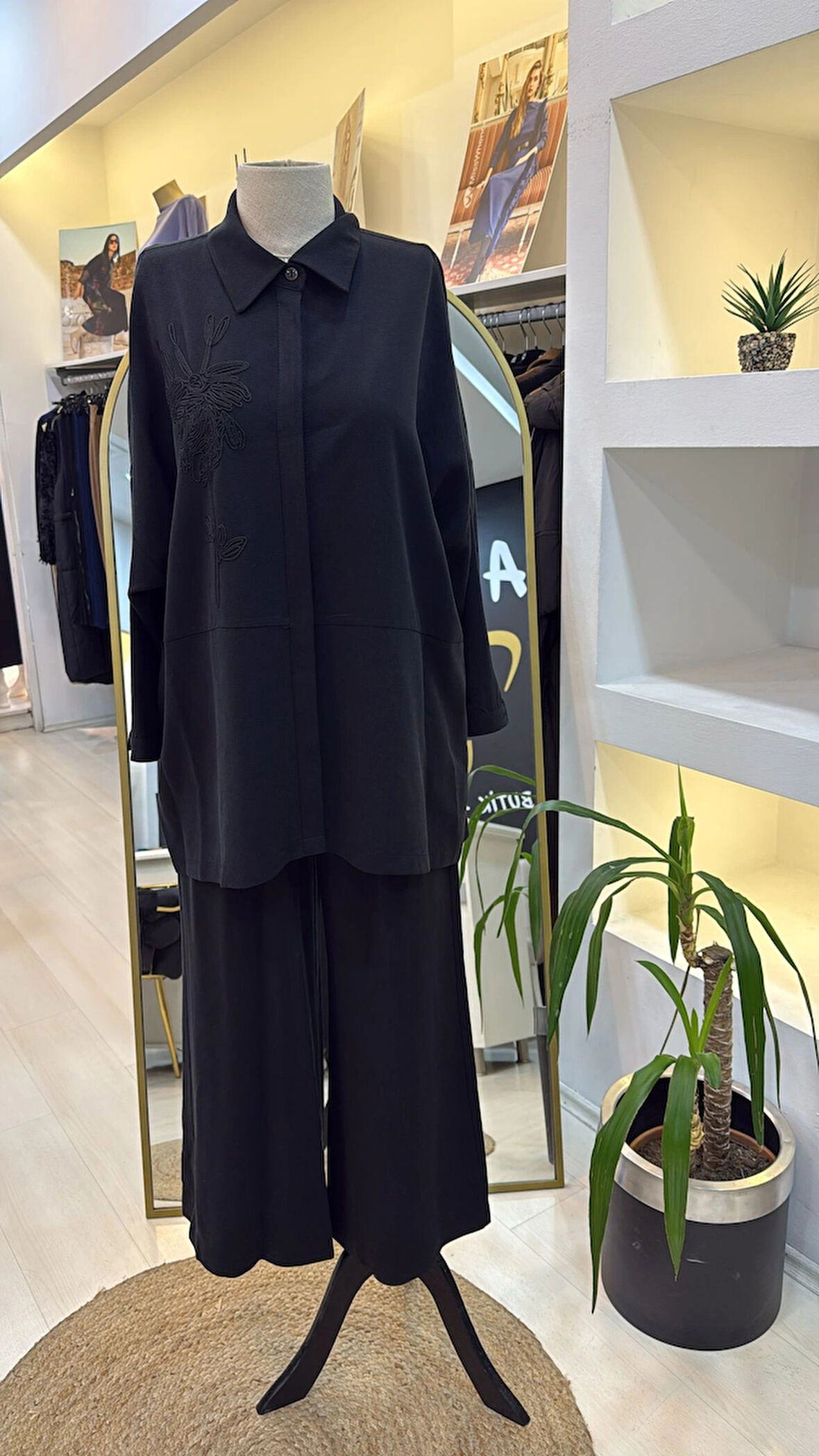 Nuss 1034 cicek nakişli pantolonlu takim siyah