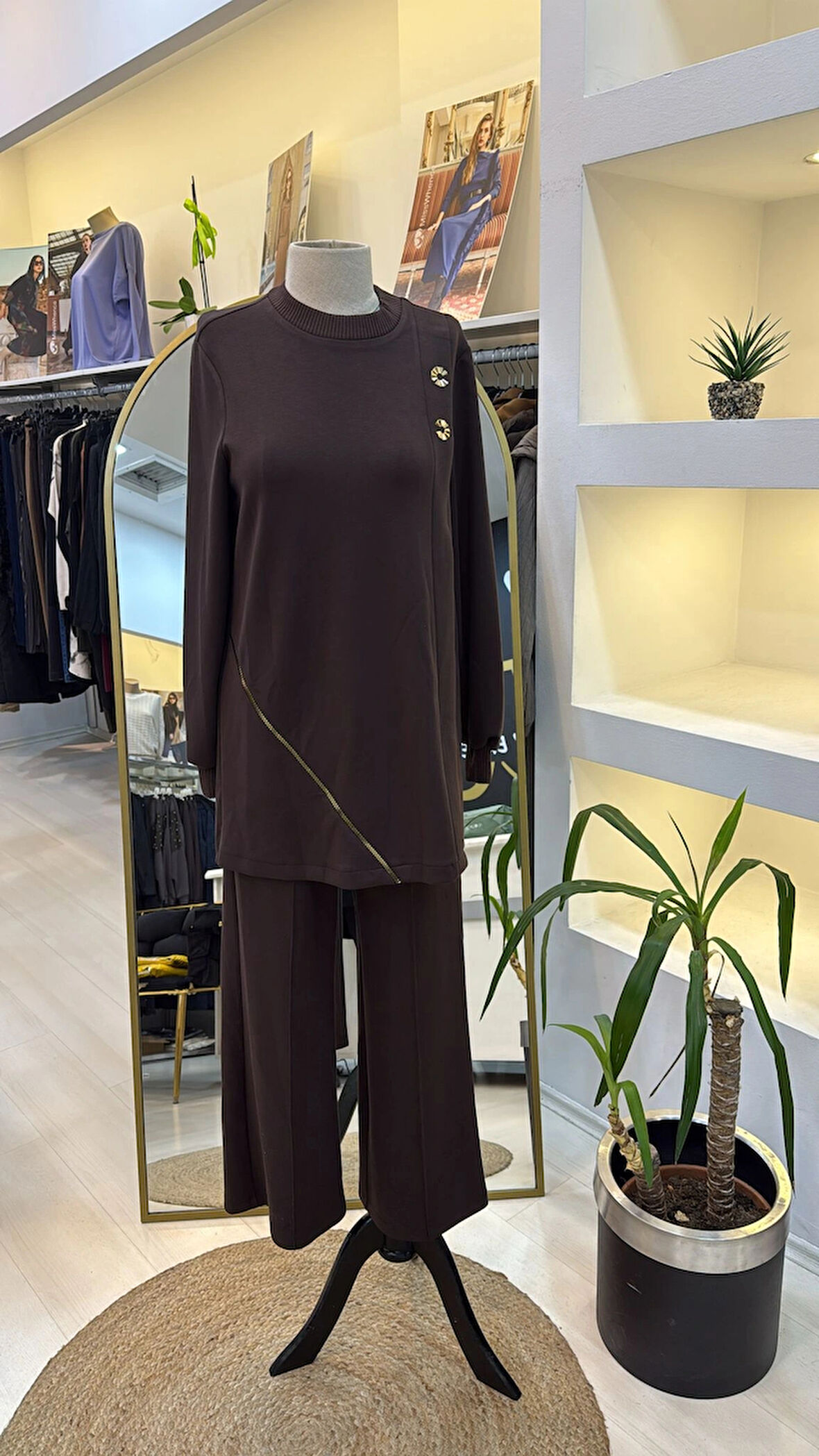 Nuss 1024 pantolonlu Fermuar aksesuar detayli takim kahve