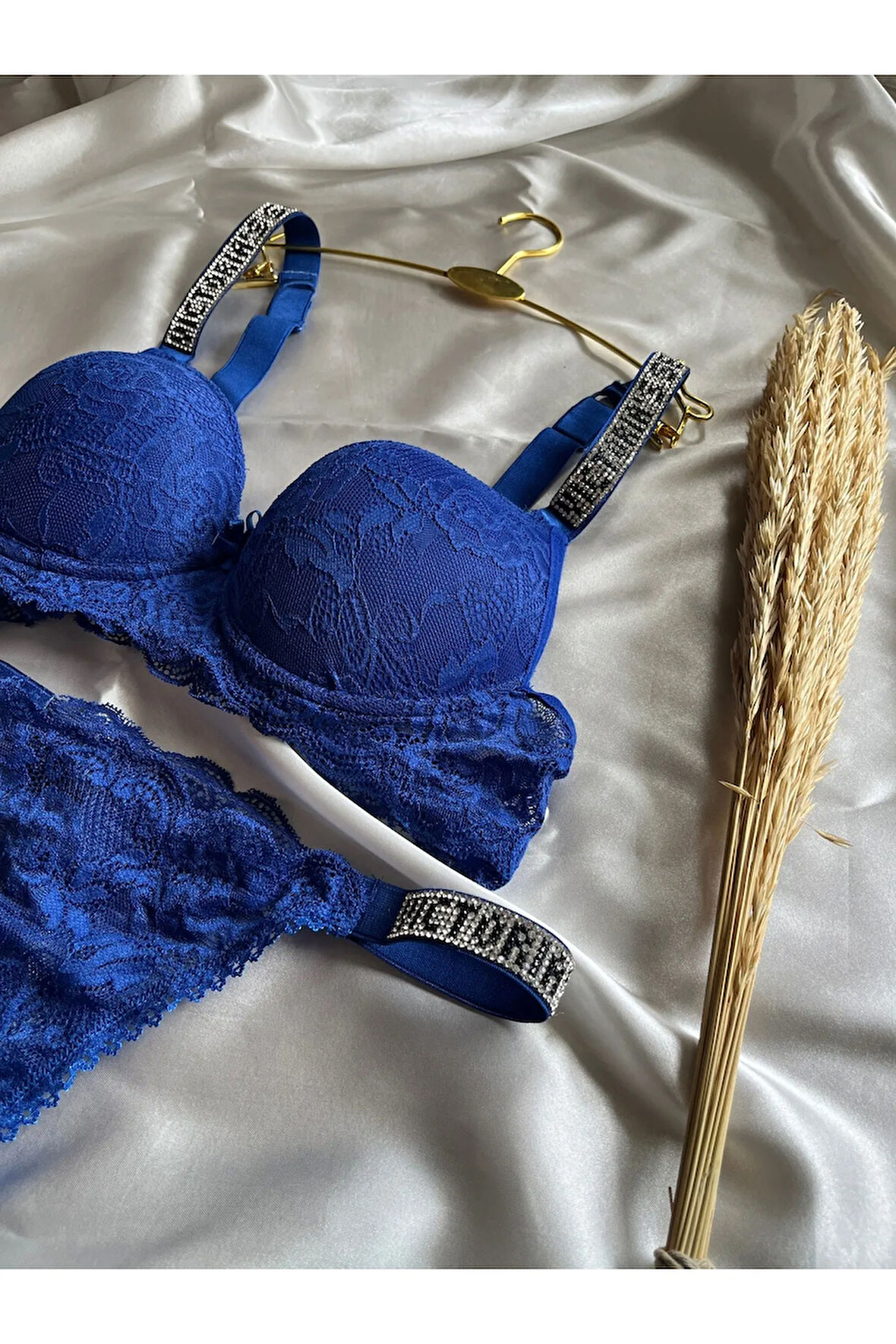 Dantelli Lastiği Taşlı Balenli Destekli Dolgulu Push Up Siyah Sütyen Ve String Iç Çamaşırı Takımı