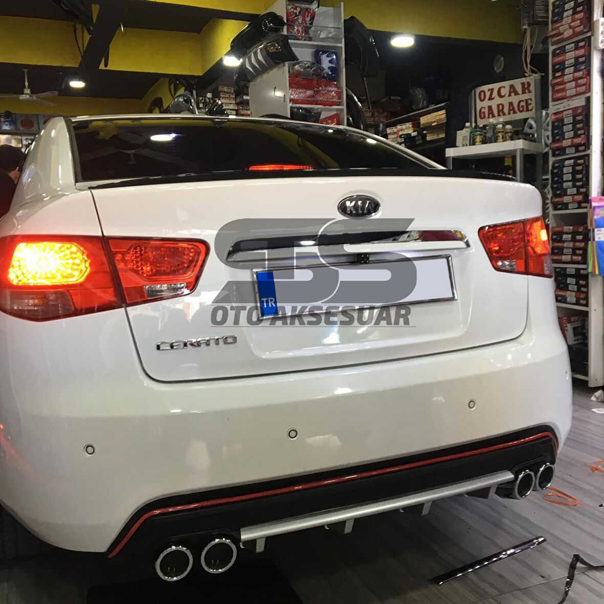  Kia Cerato  Piano Black Bagaj Üstü Spoiler Bagaj Çıtası