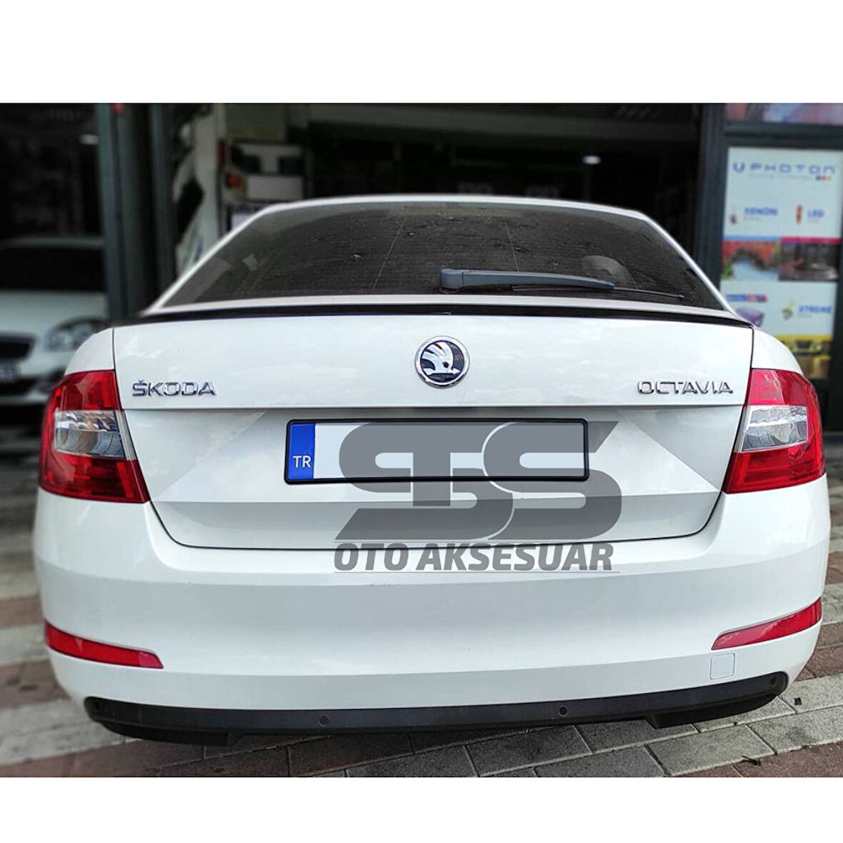  Octavia Piano Black Bagaj Üstü Spoiler Bagaj Çıtası