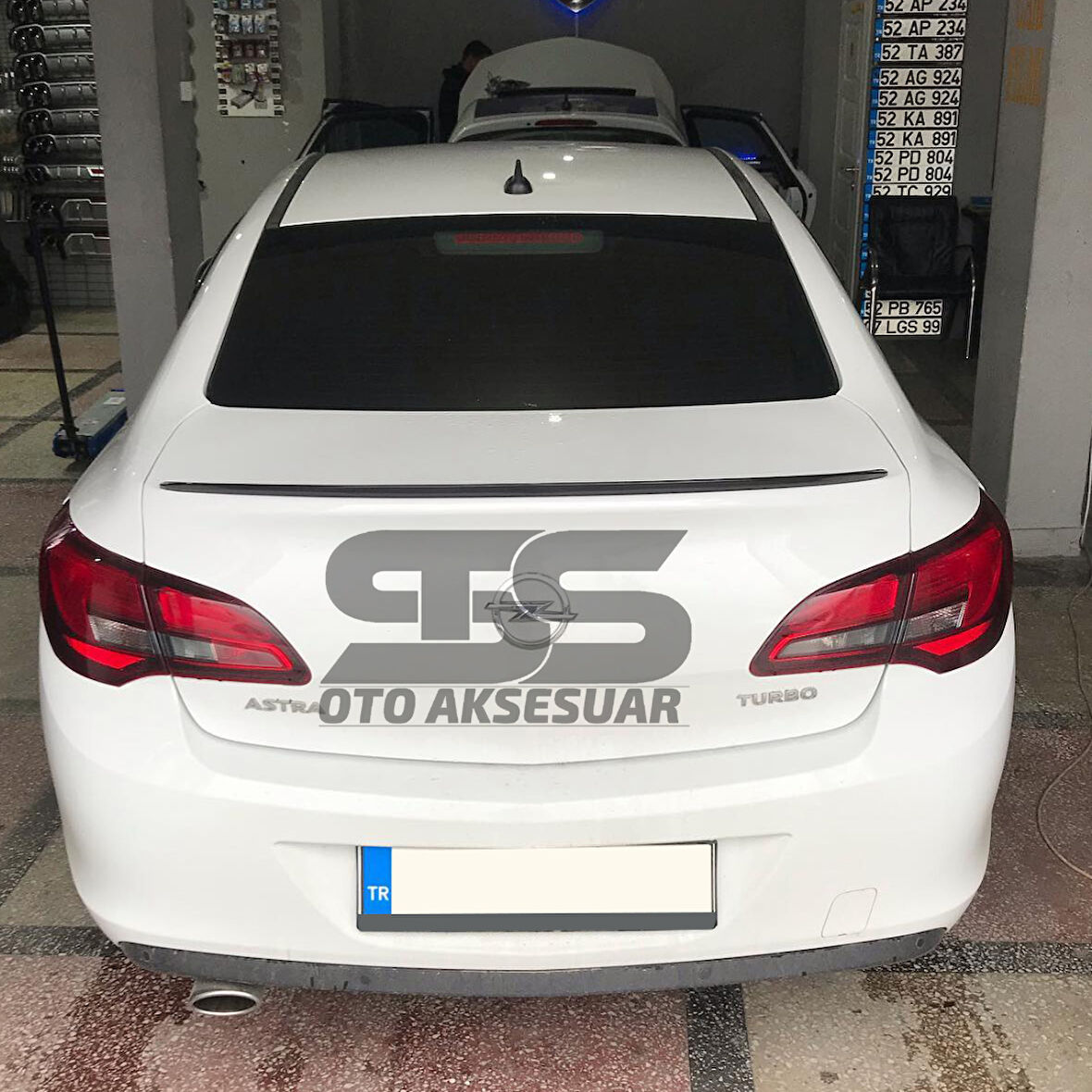  Opel Astra J Sedan Kasa Bagaj Üstü Slim Spoiler Piano Black Parlak