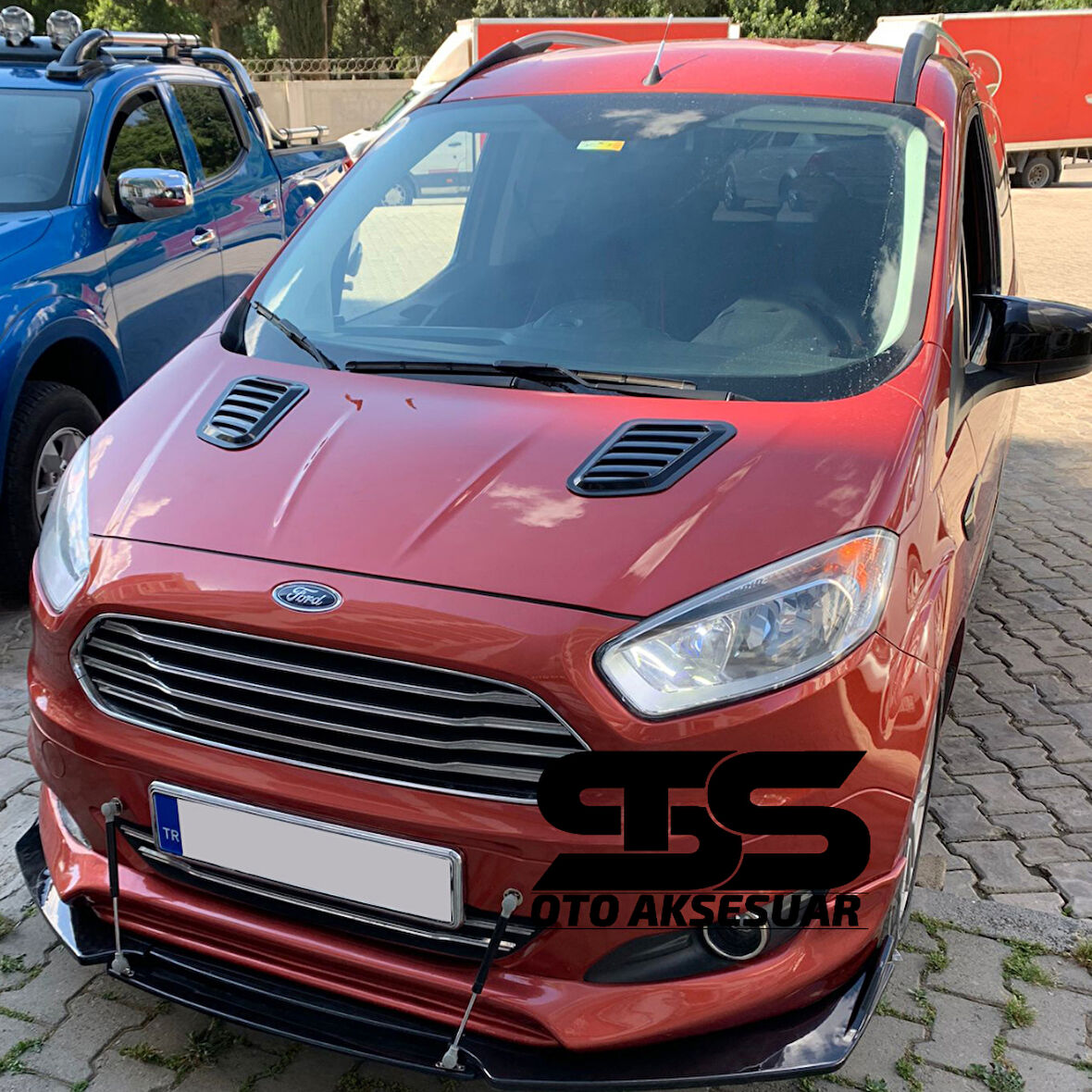 Ford Courier Uyumlu Piano Black Kaput Üstü Havalandırma Izgarası