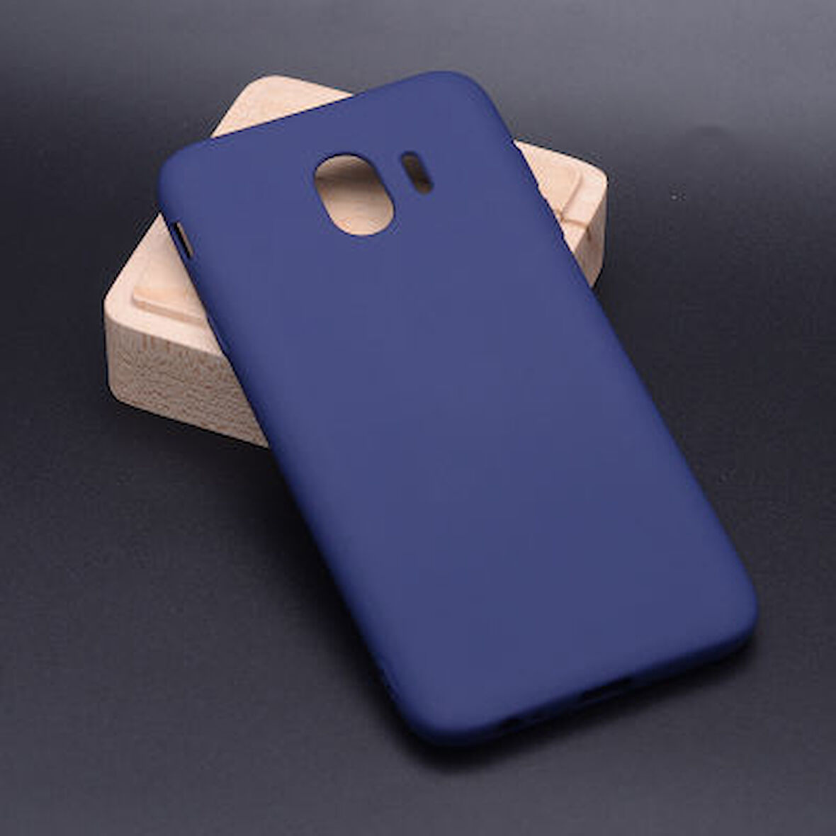 Samsung Galaxy J4 Kılıf Esnek Premier Silikon Kapak