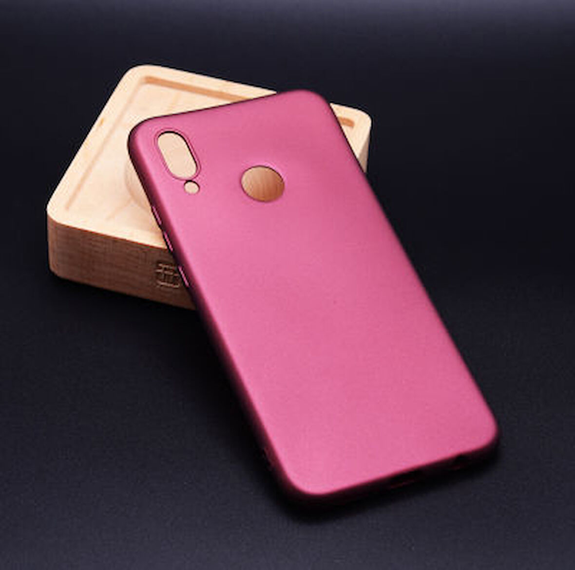 Huawei P20 Lite Kılıf Esneyebilen Şık Sofina Silikon Kapak