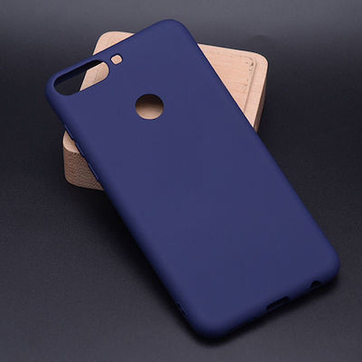 Huawei Y7 2018 Kılıf Esnek Yapılı İnce Slim Silikon Kapak RYC/Premier