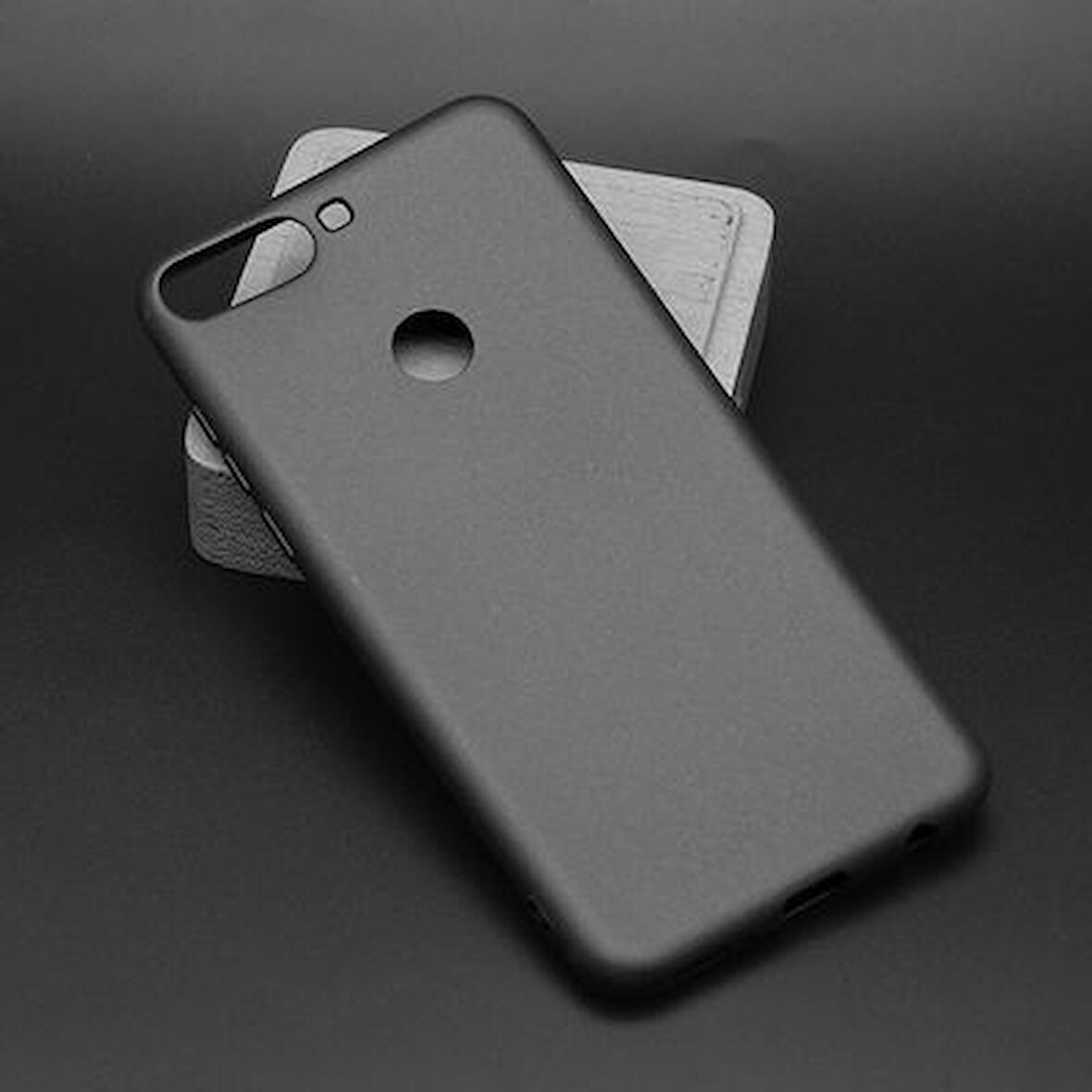 Huawei Y7 2018 Kılıf Esneyebilen Şık Sofina Silikon Kapak