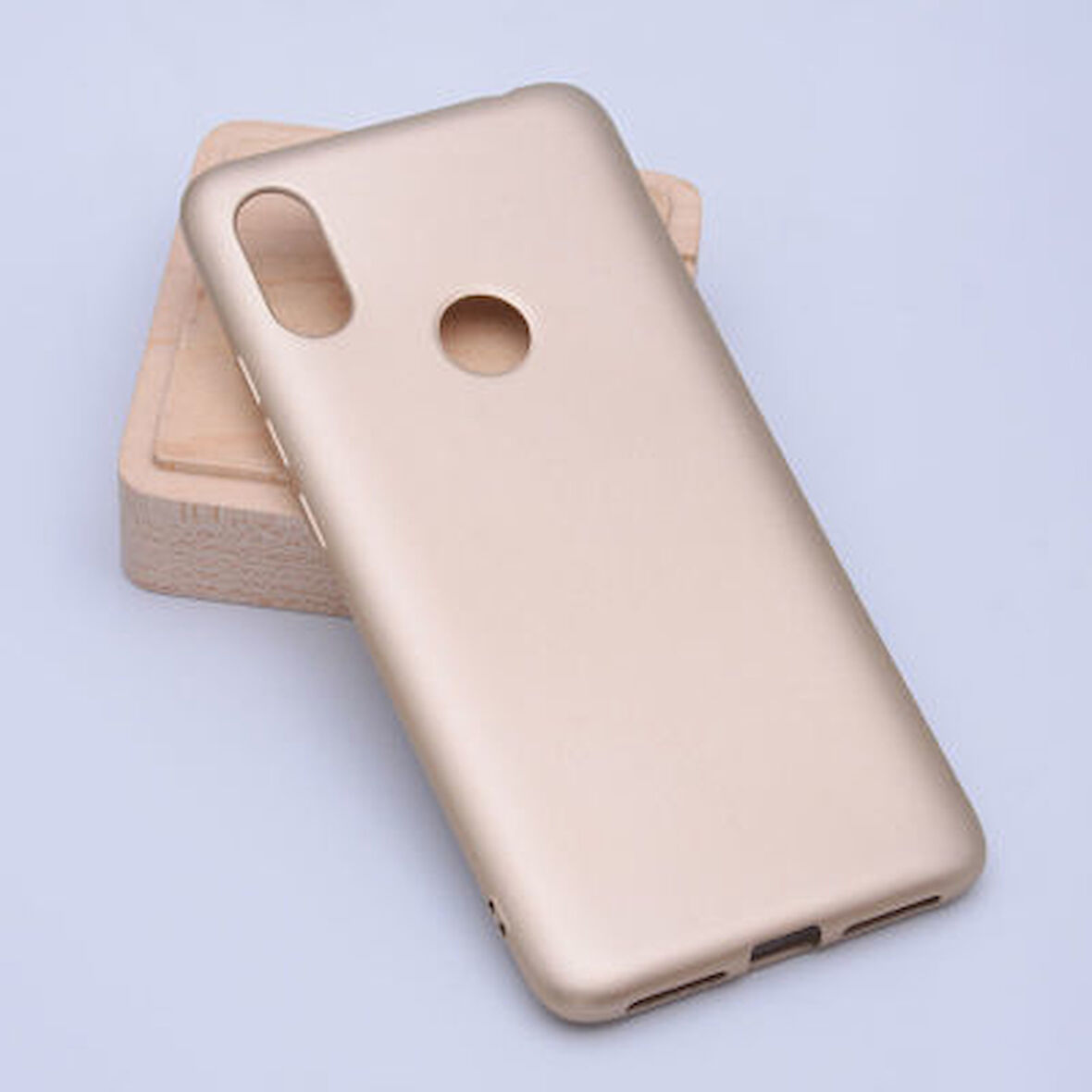 Xiaomi Mi 8 SE Kılıf Esnek Premier Silikon Kapak