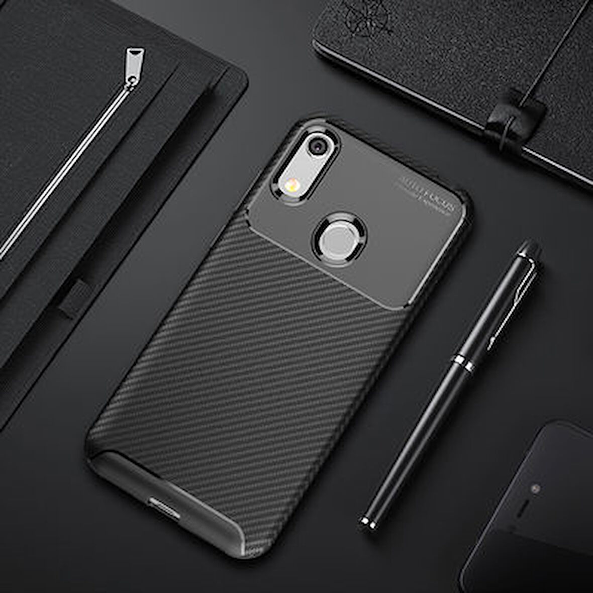 Huawei Y6S 2019 Kılıf Karbon Desenli Esnek Yüksek Kaliteli Meteryalden Üretilmiş Silikon Kapak RYC/Negro