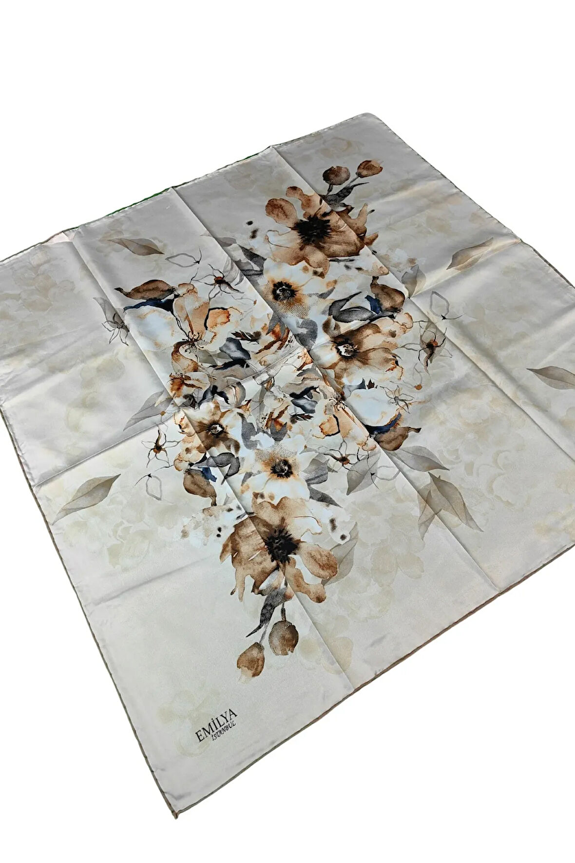 Emilya Rayon Çiçek Desenli Eşarp 90x90 Cm