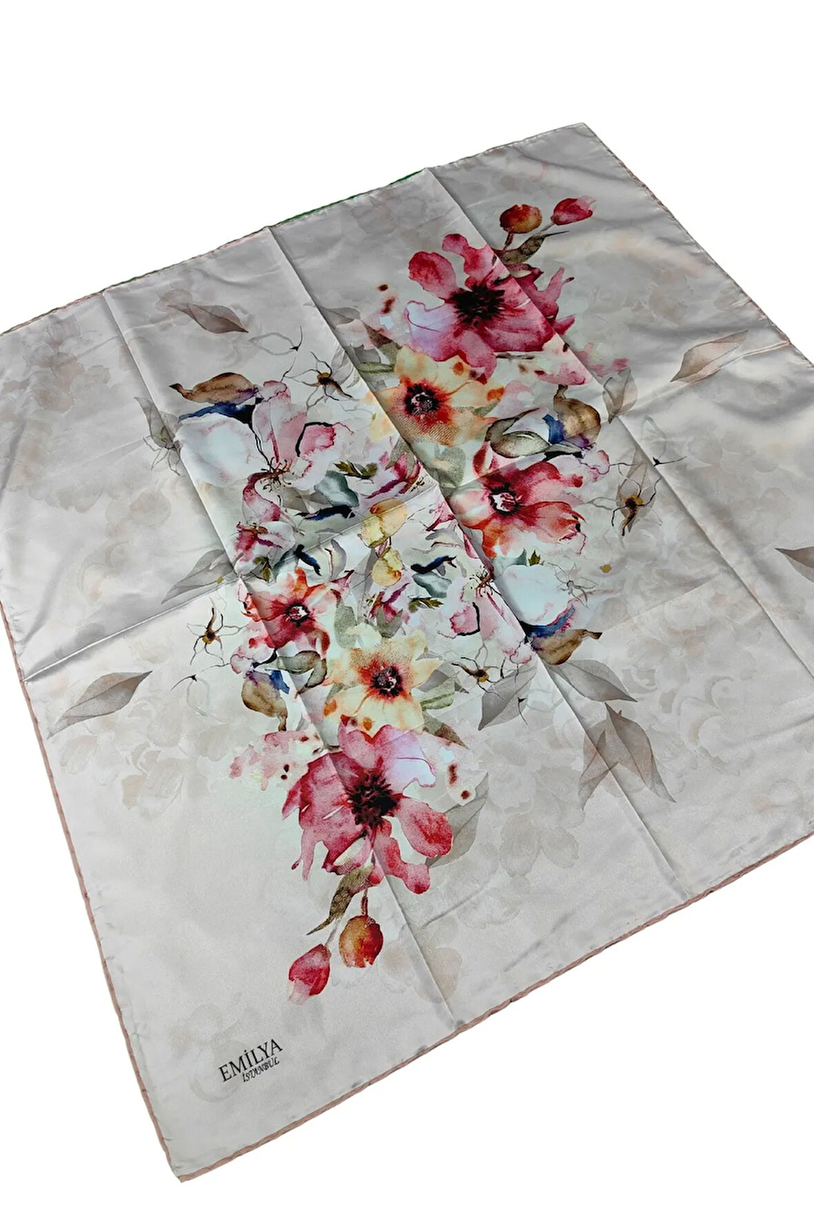 Emilya Rayon Çiçek Desenli Eşarp 90x90 Cm