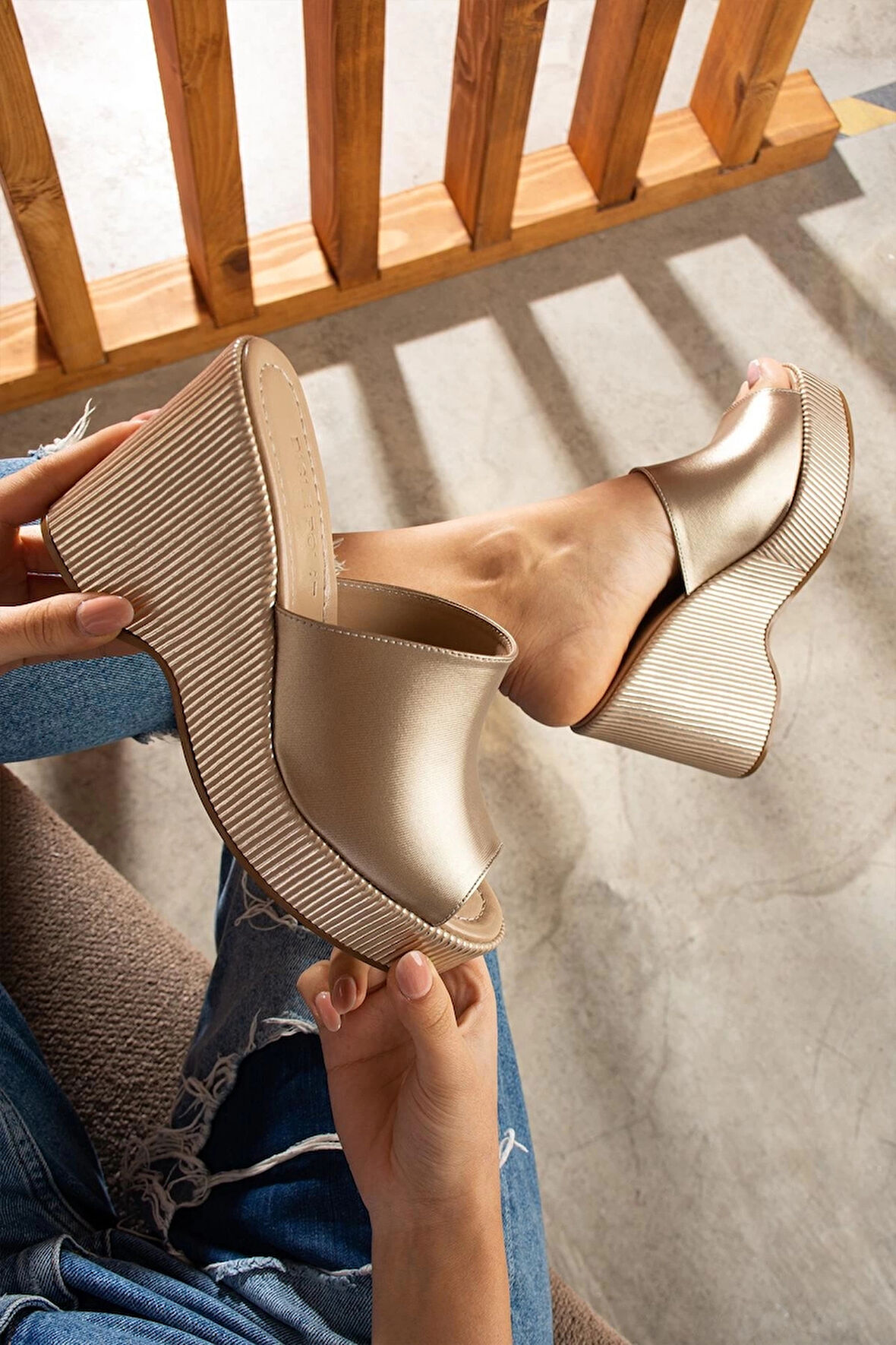 BİÇOMİ Tlay Bej Cilt Dolgu Topuk Terlik