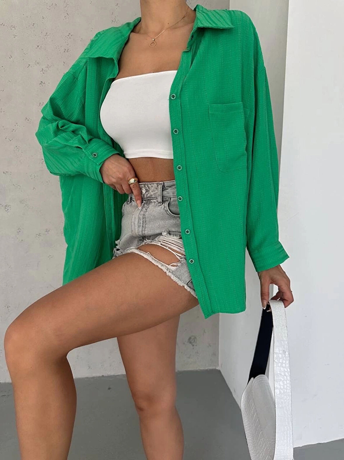 BİÇOMİ Ağaç kabuğu oversize arkası pileli gömlek