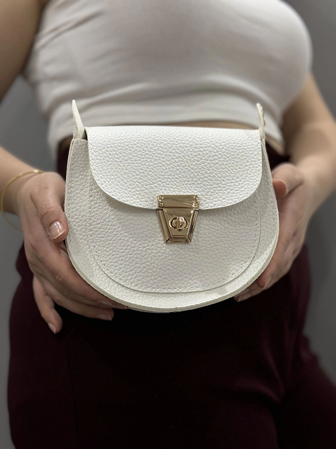 BİÇOMİ Klasik kapaklı beyaz cilt çanta