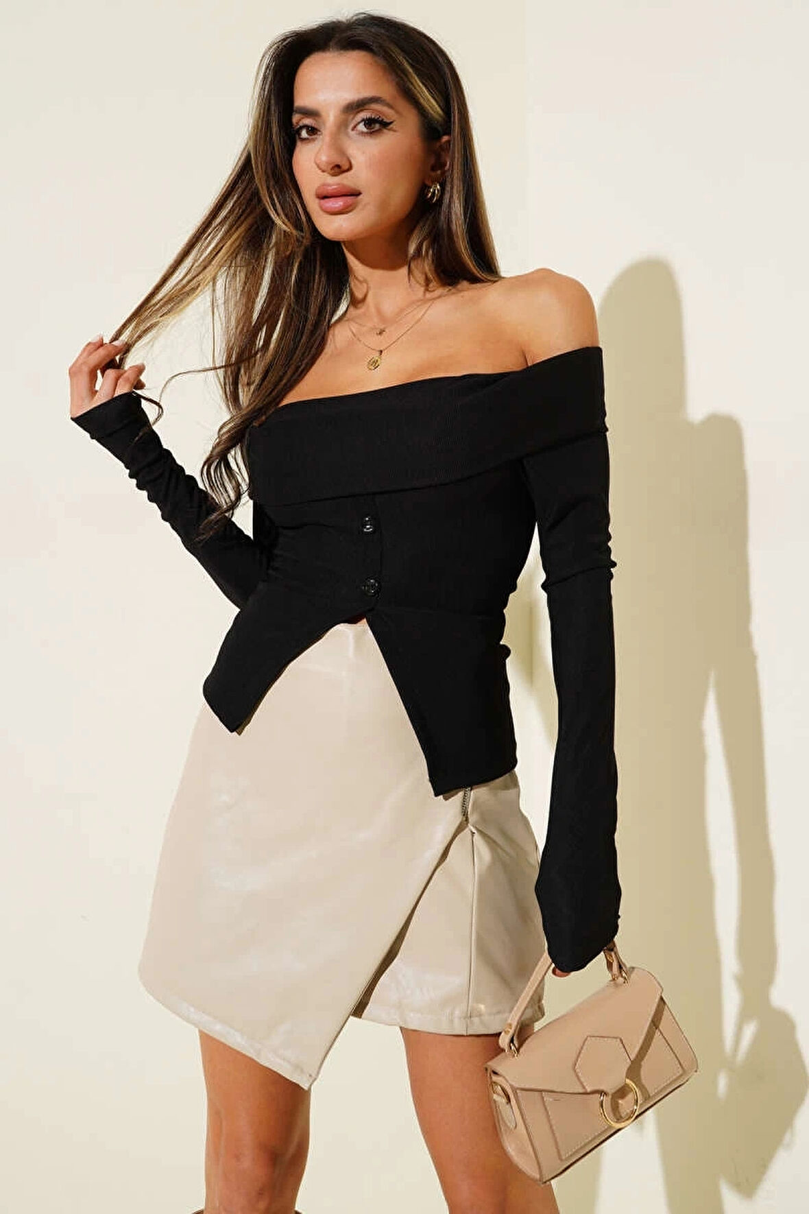 BİÇOMİ Madonna Yaka Düğmeli Bluz siyah t4329