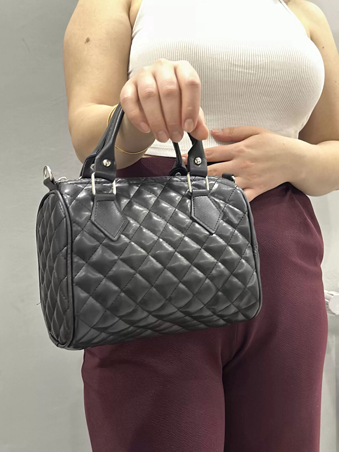 BİÇOMİ Kapaksız kapitone siyah cilt çanta