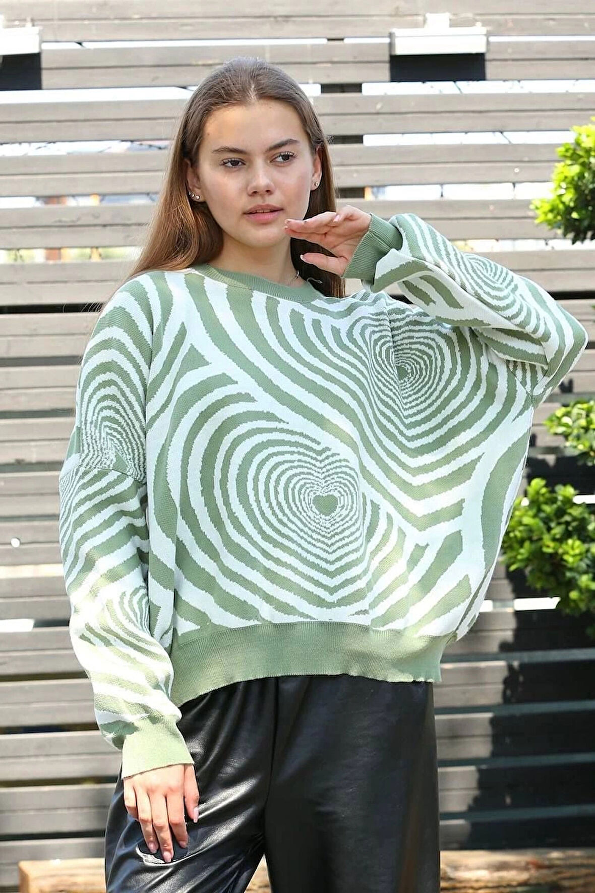 BİÇOMİ Beyaz kalp çizgili kazak mint