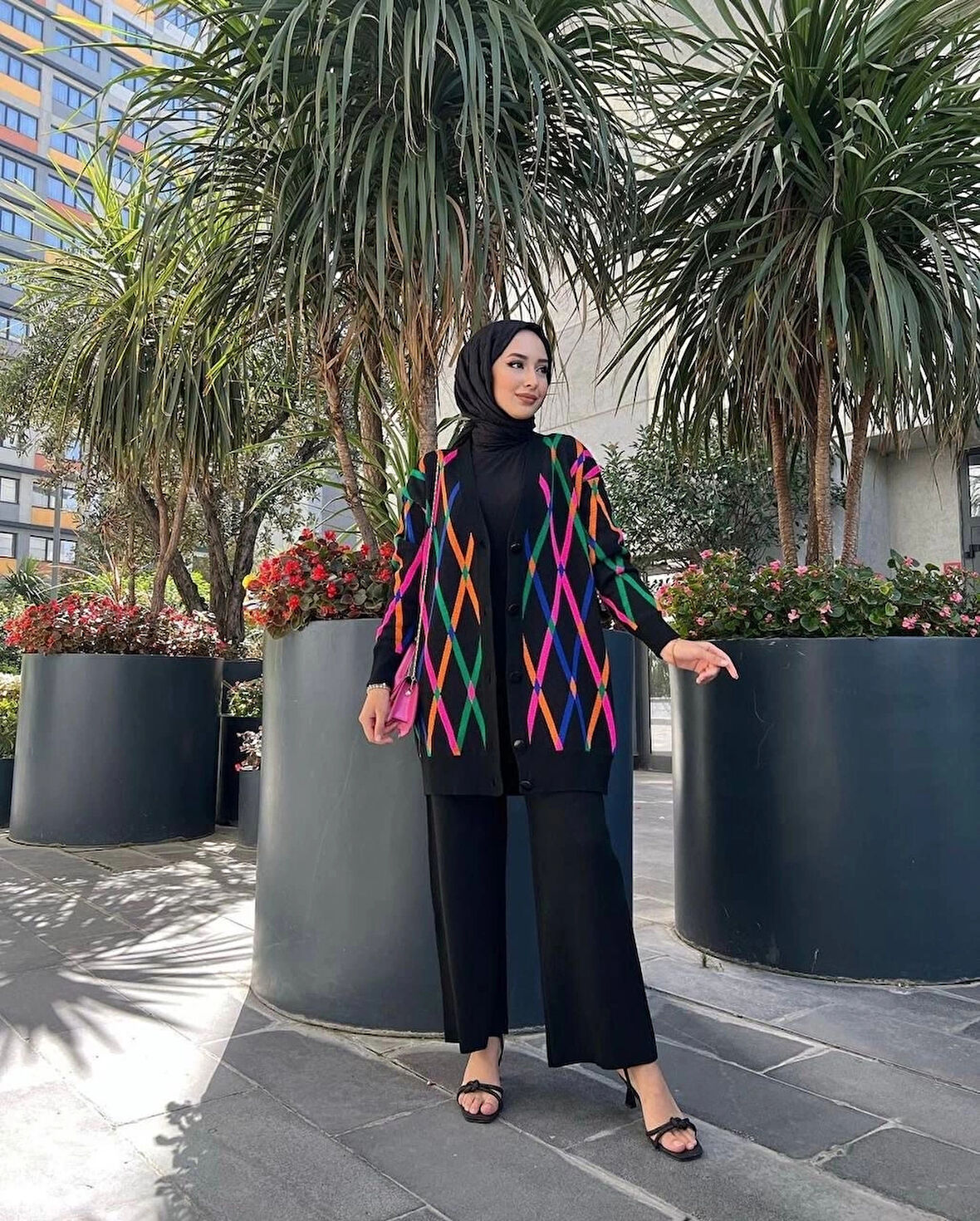 BİÇOMİ Hırkalı ikili takım çok renkli triko siyah