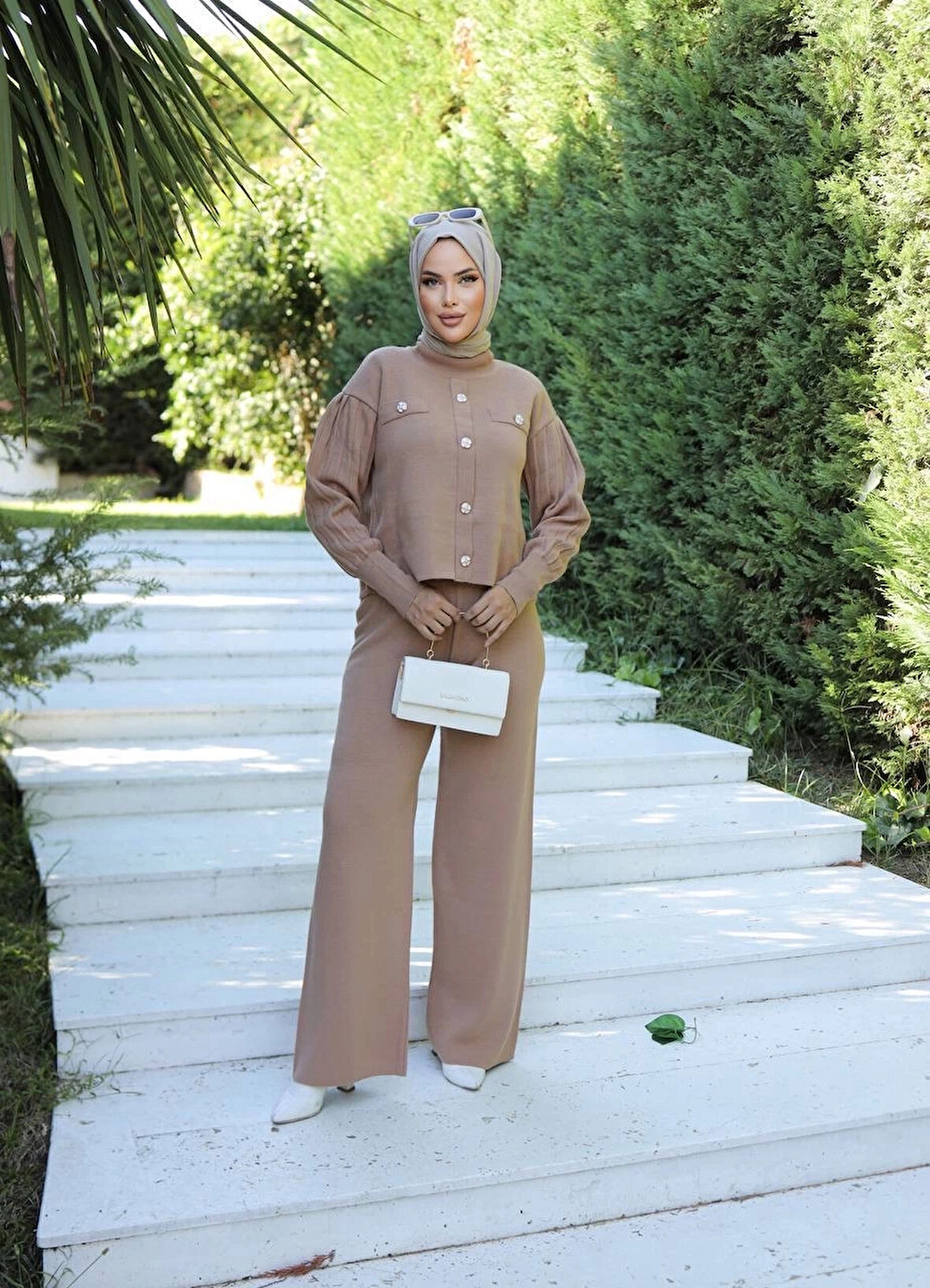 BİÇOMİ Taş düğmeli ikili triko takım vizon