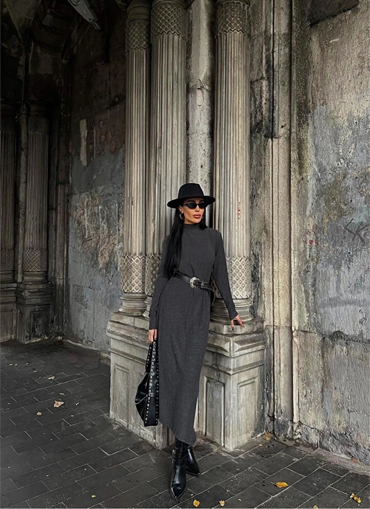 BİÇOMİ Boğazlı kalın bürümcük uzun elbise siyah