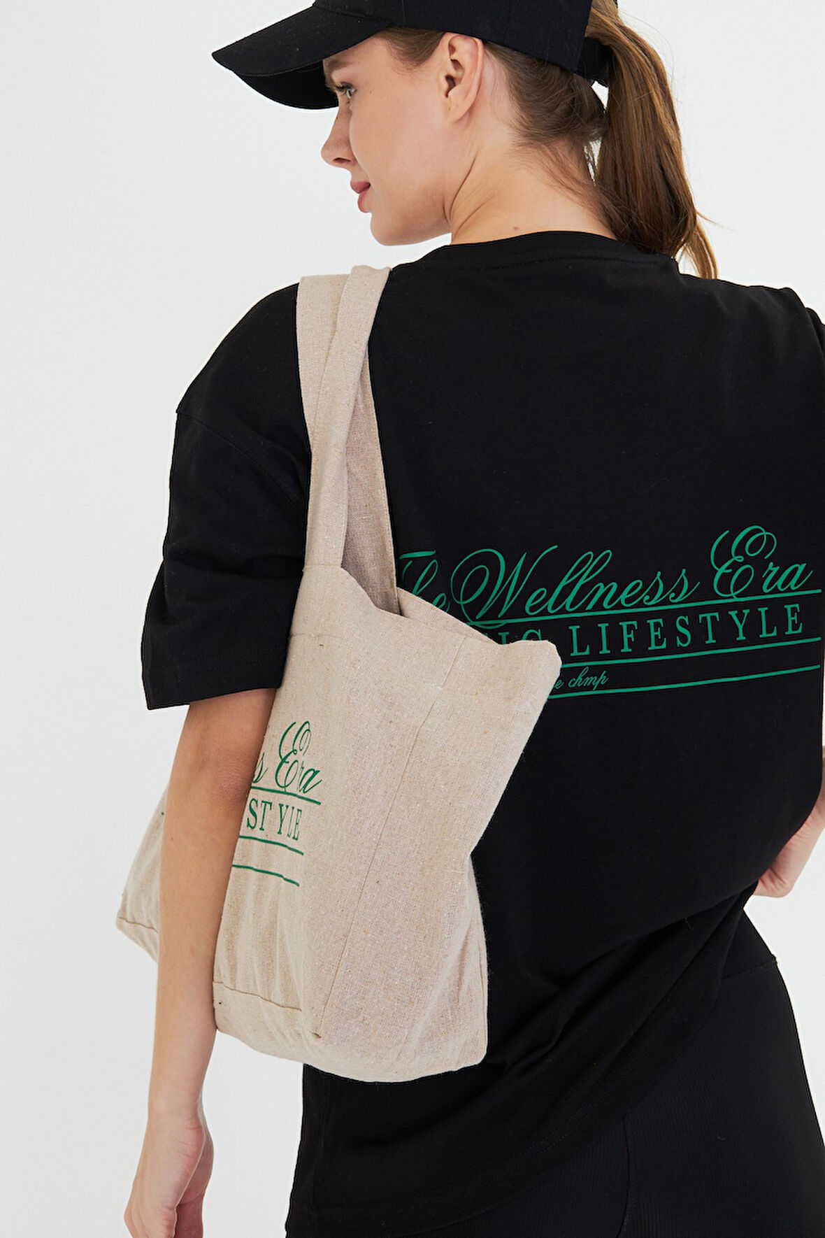 The Wellness Era Kadın Beyaz %100 Pamuk Tişört Yeşil Yazılı Bez Çanta Seti