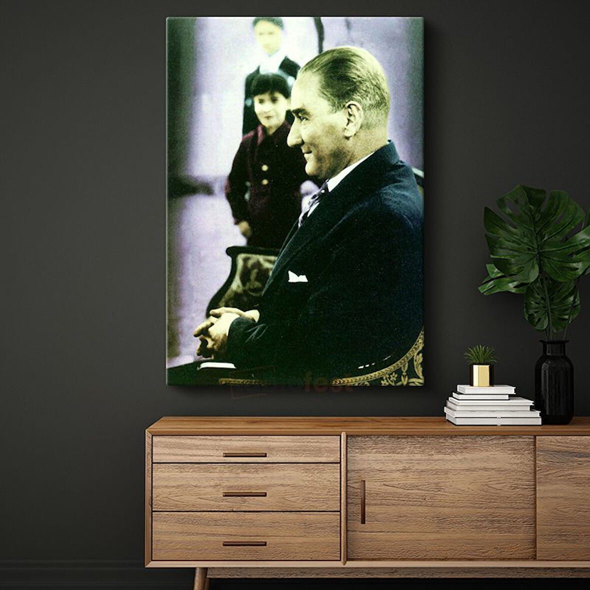 Gülümseyen Atatürk - Çocuklarla Anı Kanvas Tablo