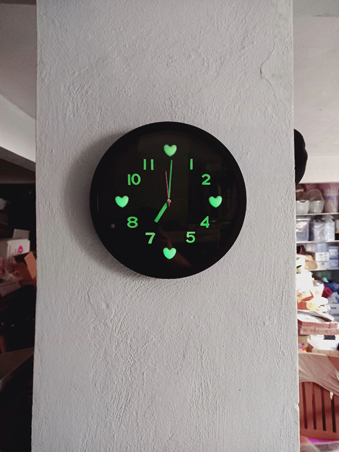 Fosforlu 3d Kalpli Siyah Duvar Saati Fosforlu Küpe Fosforlu Kolye Seti