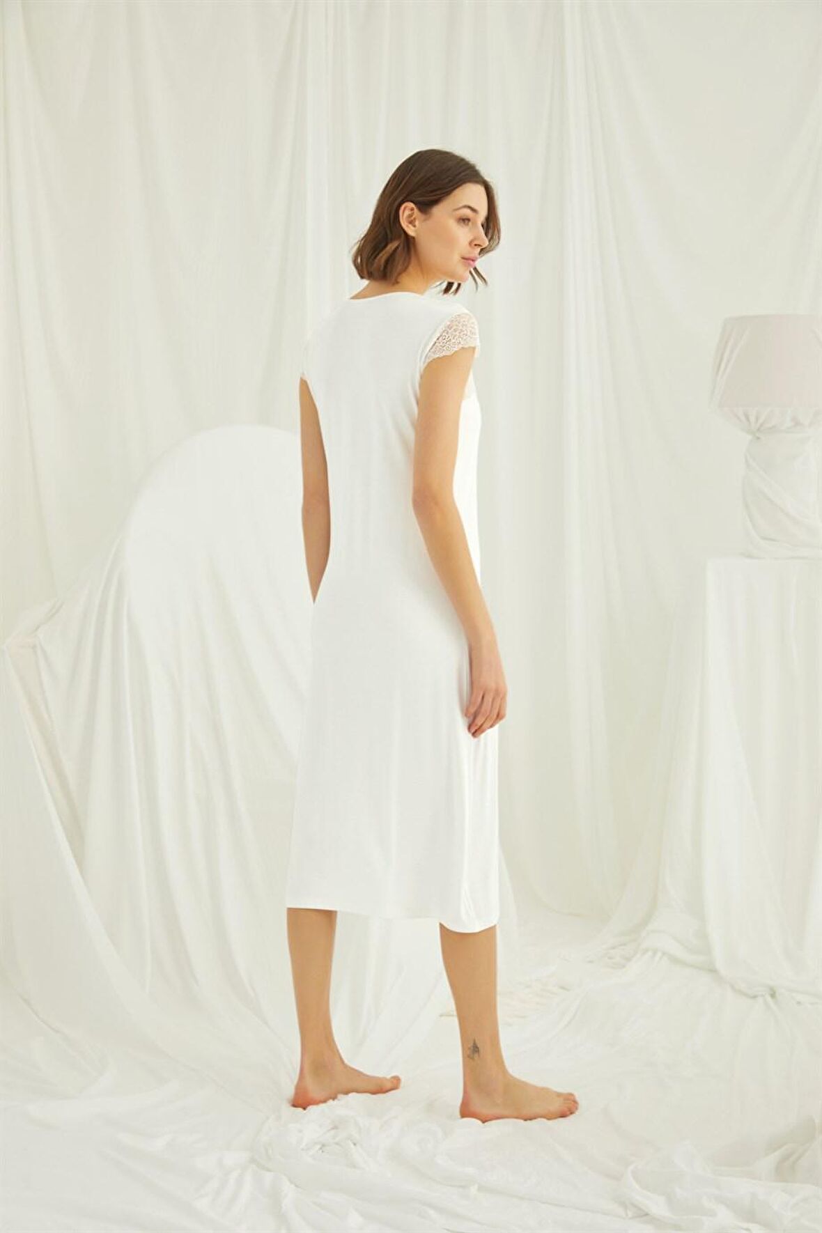 Monamise Kadın Kolu Omzu ve Yakası Dantelli Önü Düğmeli Gecelik 18455