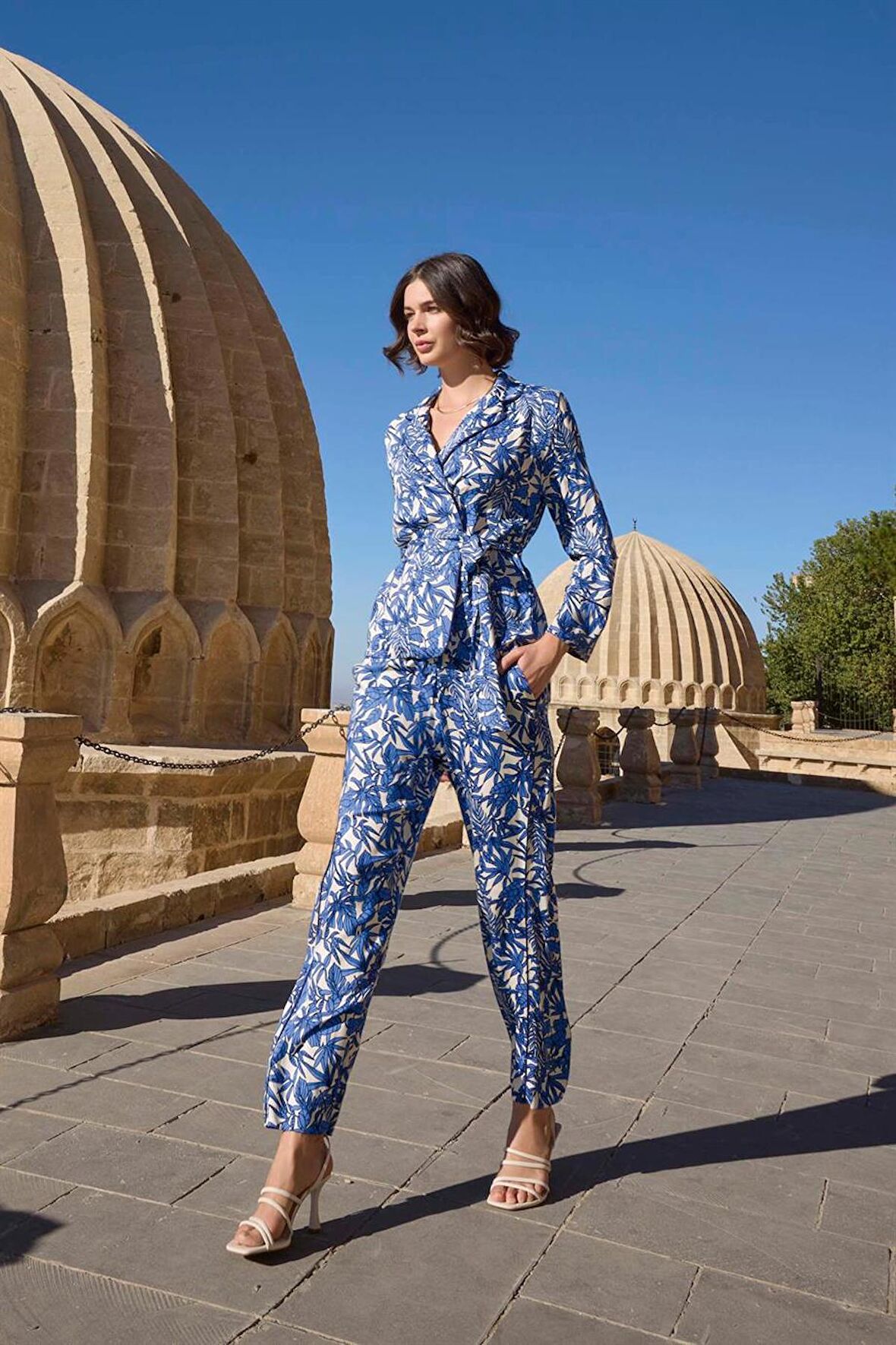 Yaprak Desenli Kuşak Detaylı Pijama Takımı