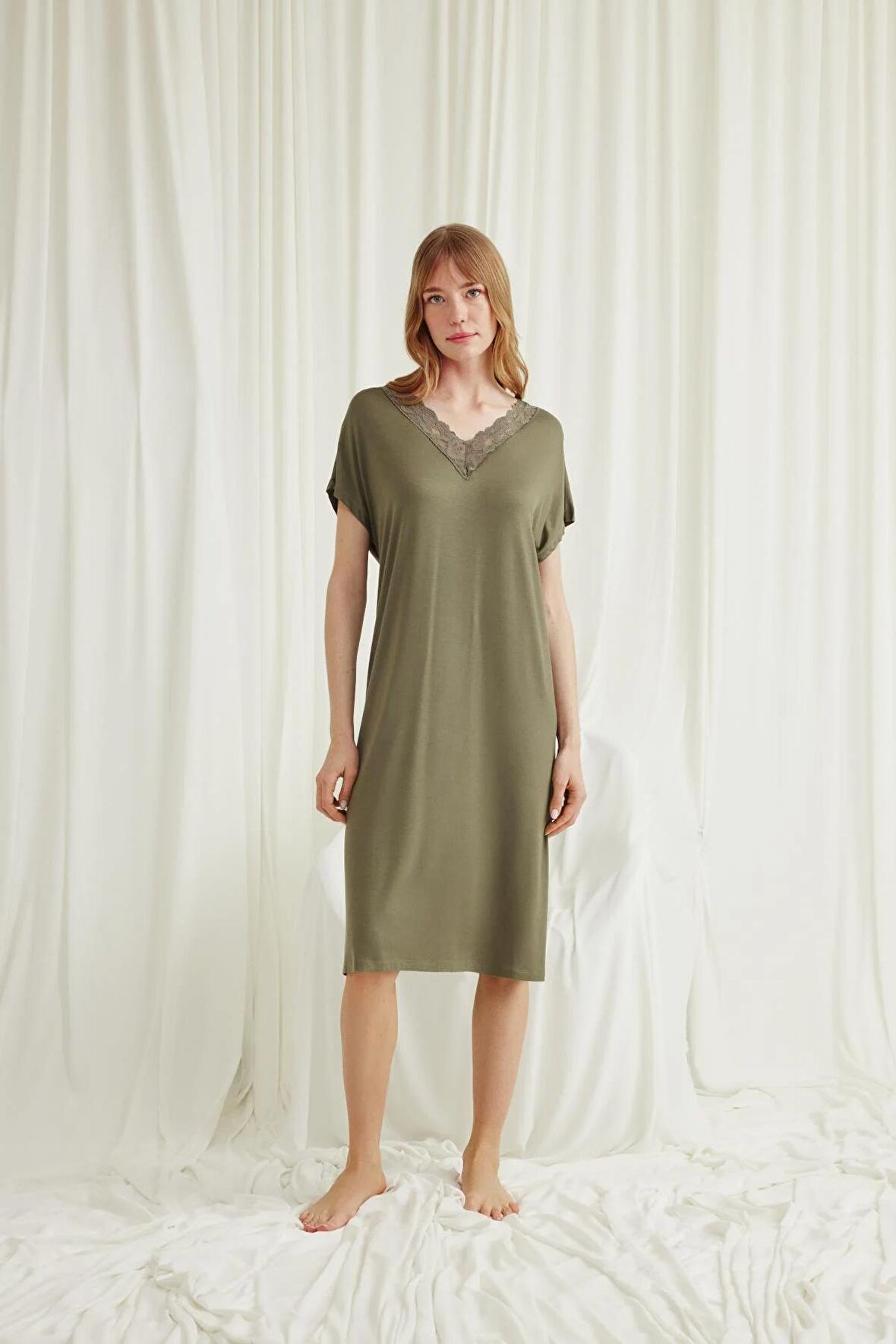 Monamise Kadın Yakası Dantelli Kısa Kollu Gecelik 18593 