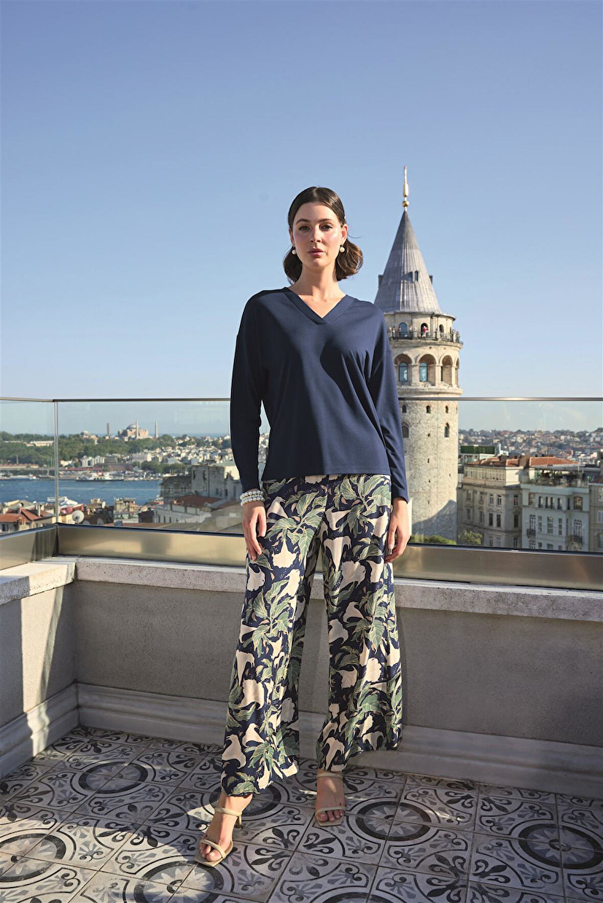 Monamise Kadın Yaprak Desenli Uzun Kollu V Yaka Pijama Takımı 24141 