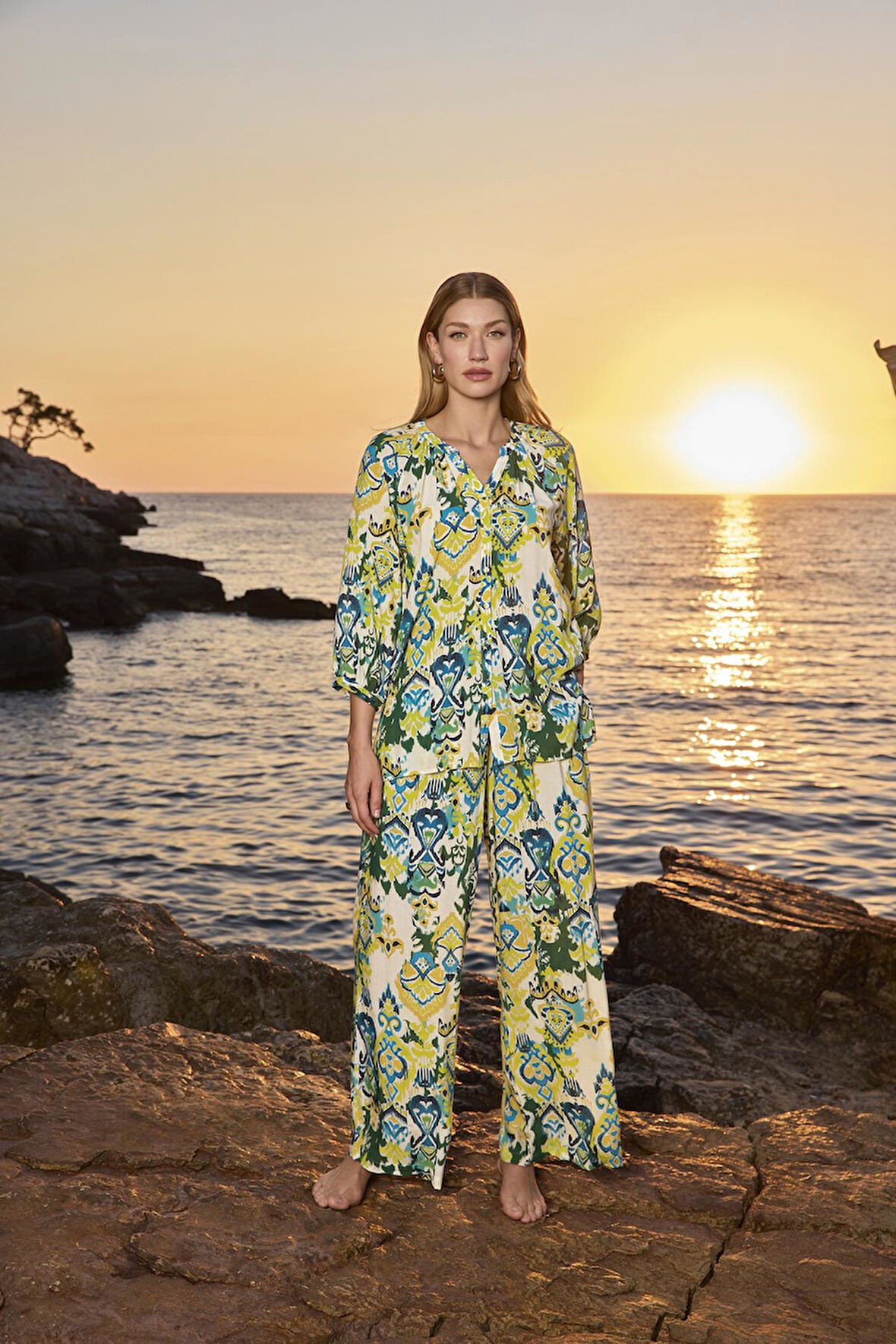 Monamise Kadın Desenli Truvakar Kollu Önü Düğmeli V Yaka Alt Üst Takım 25035 