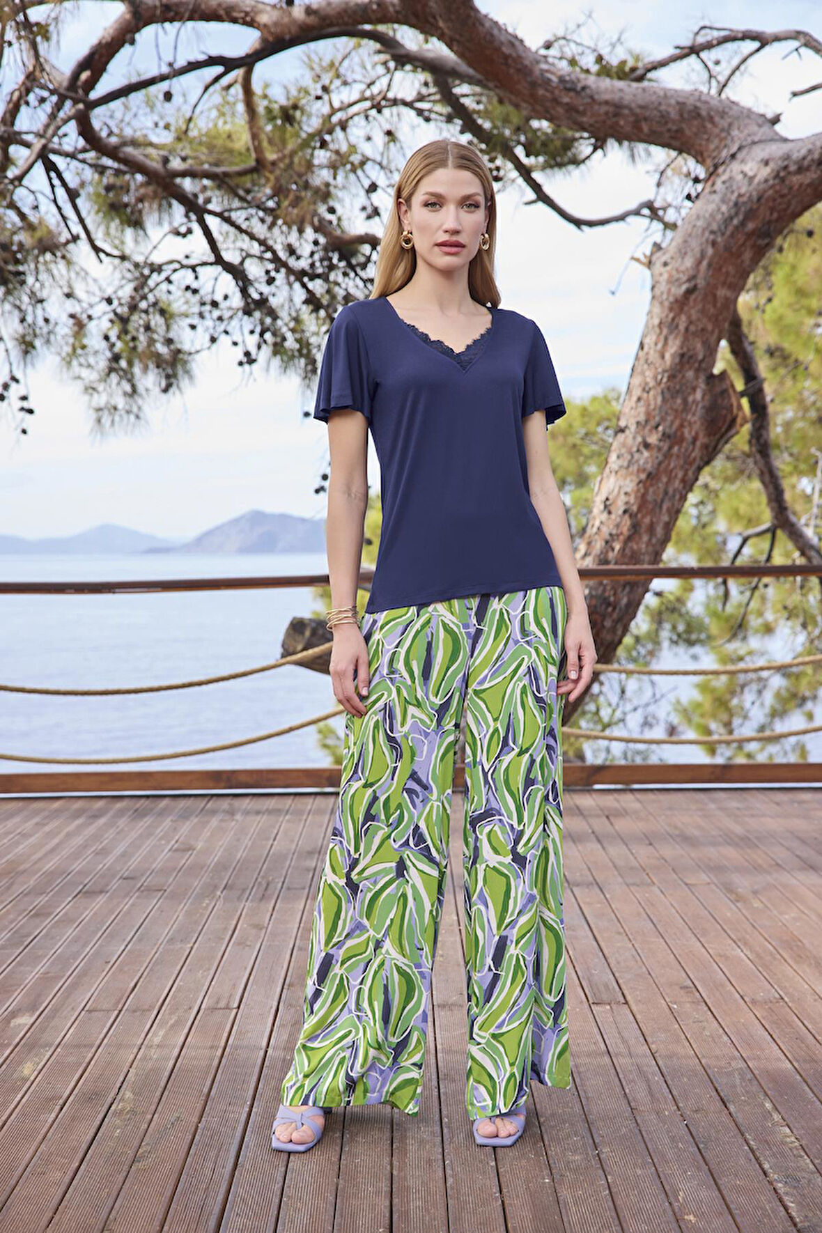 Monamise Kadın Yaprak Desenli Dantelli Kısa Kollu V Yaka Saten Alt Üst Takım 25071 