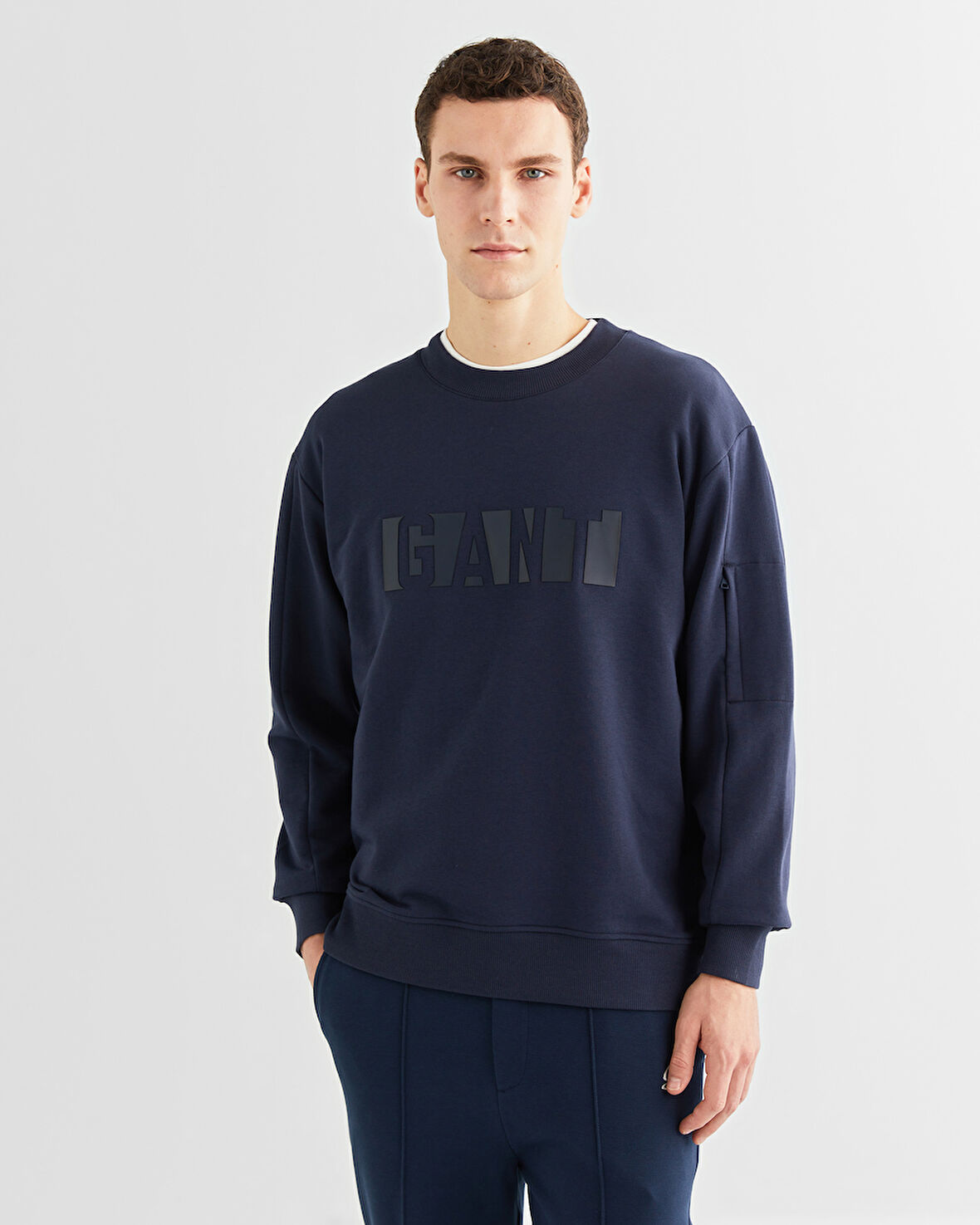 GANT Erkek Lacivert Relaxed Fit Bisiklet Yaka Logolu Sweatshirt