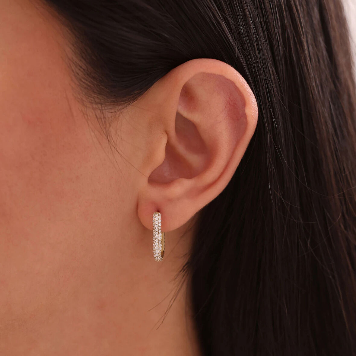 Kare Taşlı Altın Küpe