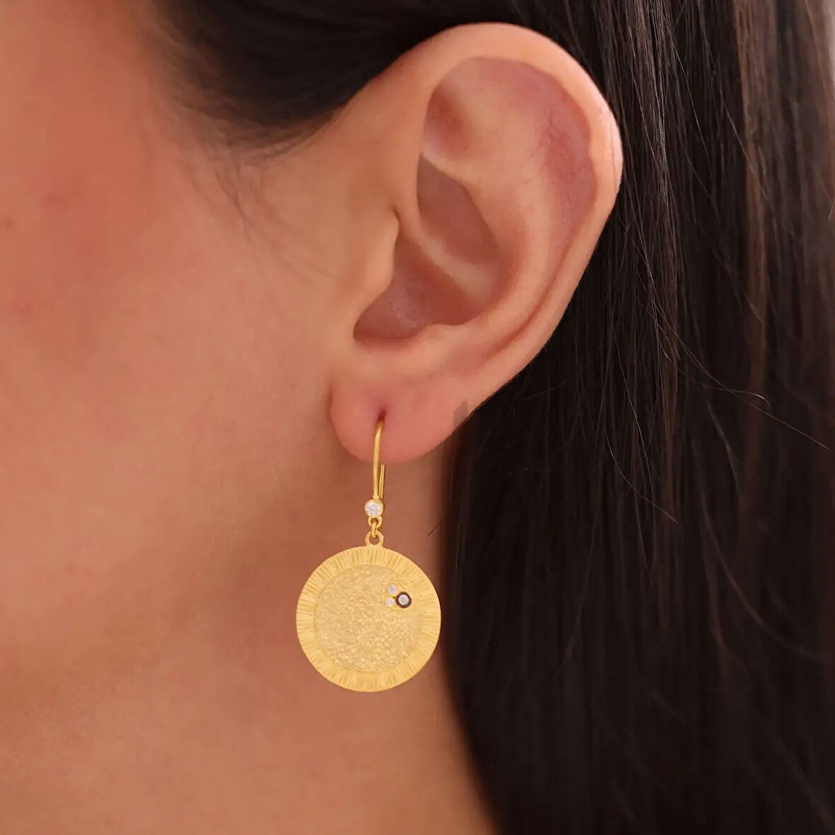 Nisera Isis Altın Küpe