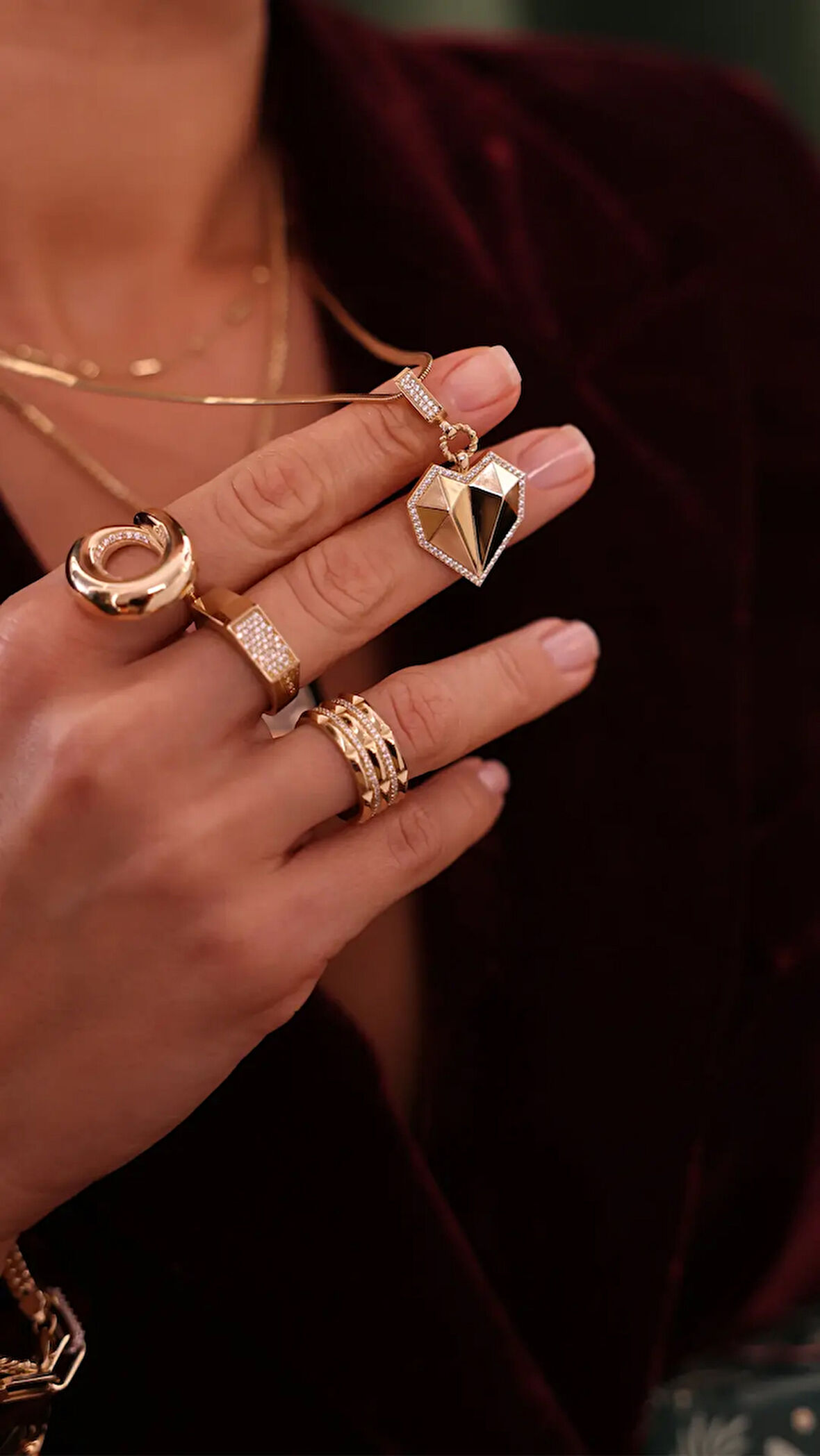 Kalp Klipsli Altın Charm