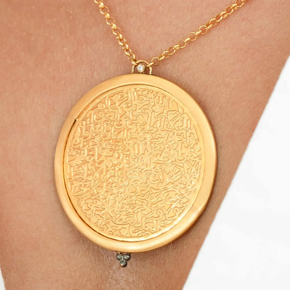 Madalyon Altın Kolye