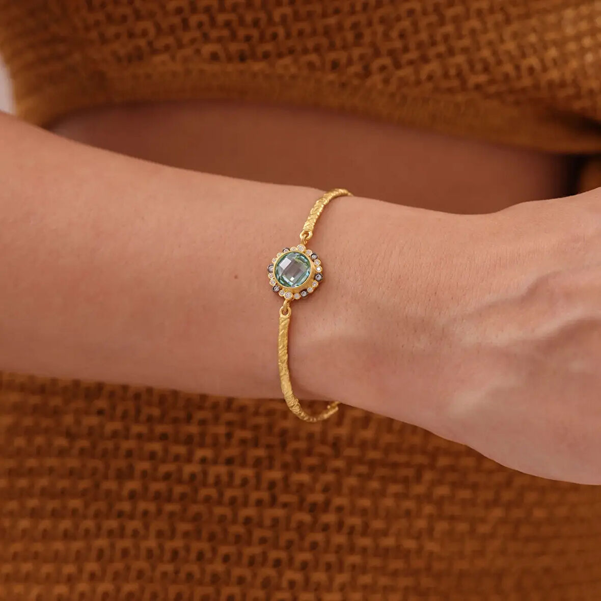 Aqua Marin Altın Kelepçe