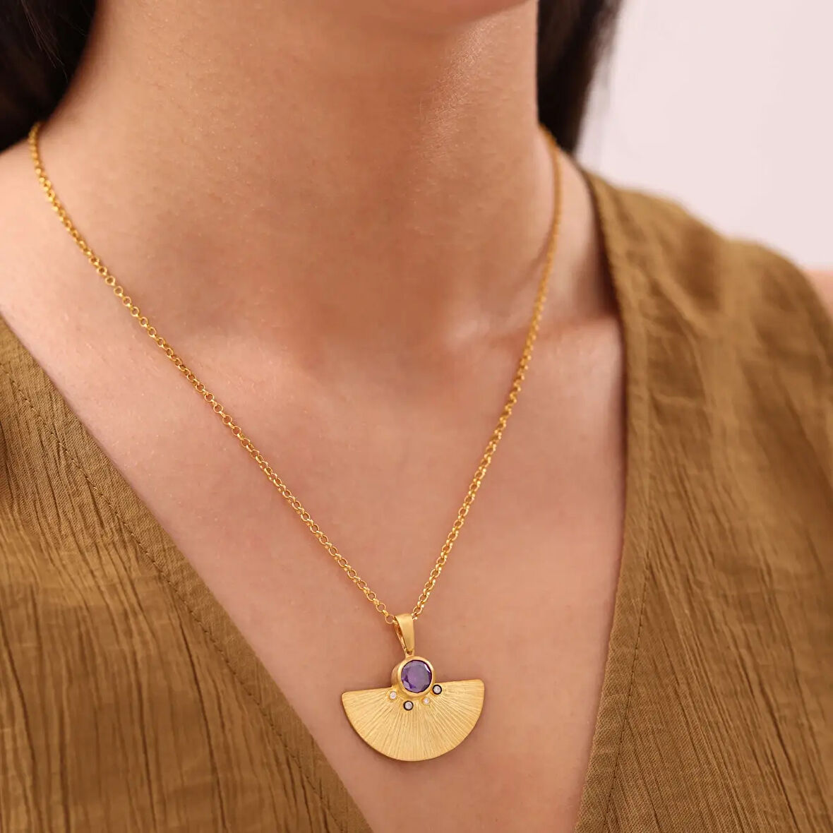 Nisera Artemis Altın Kolye