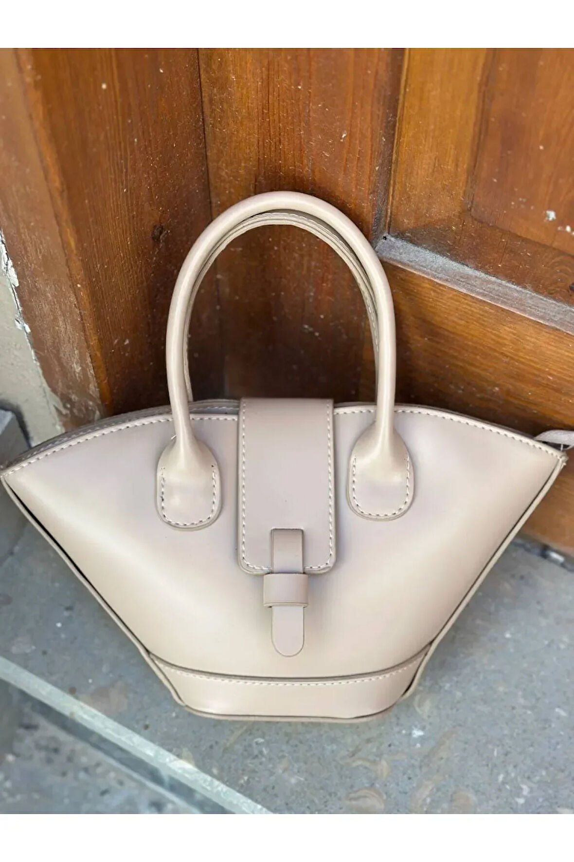 Kova Üçgen Model Uzun askılı Kadın El ve Omuz Çantası