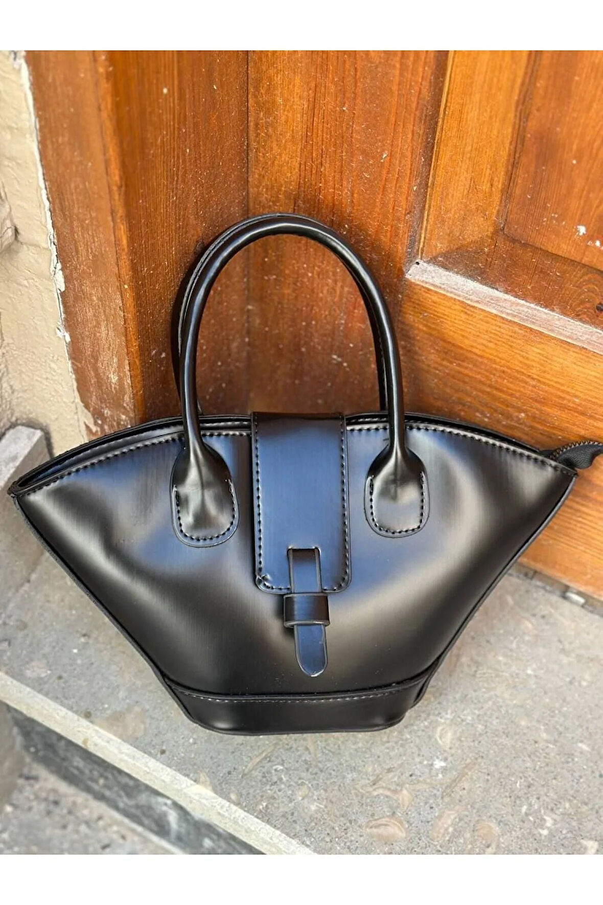 Kova Üçgen Model Uzun askılı Kadın El ve Omuz Çantası