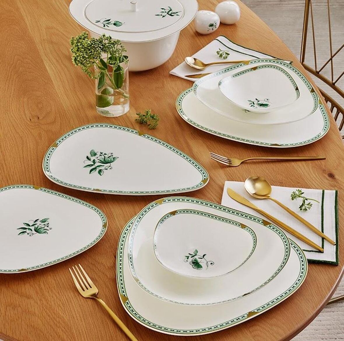 Karaca Fine Pearl Extra Simone 62 Parça 12 Kişilik Yemek Takımı Gold