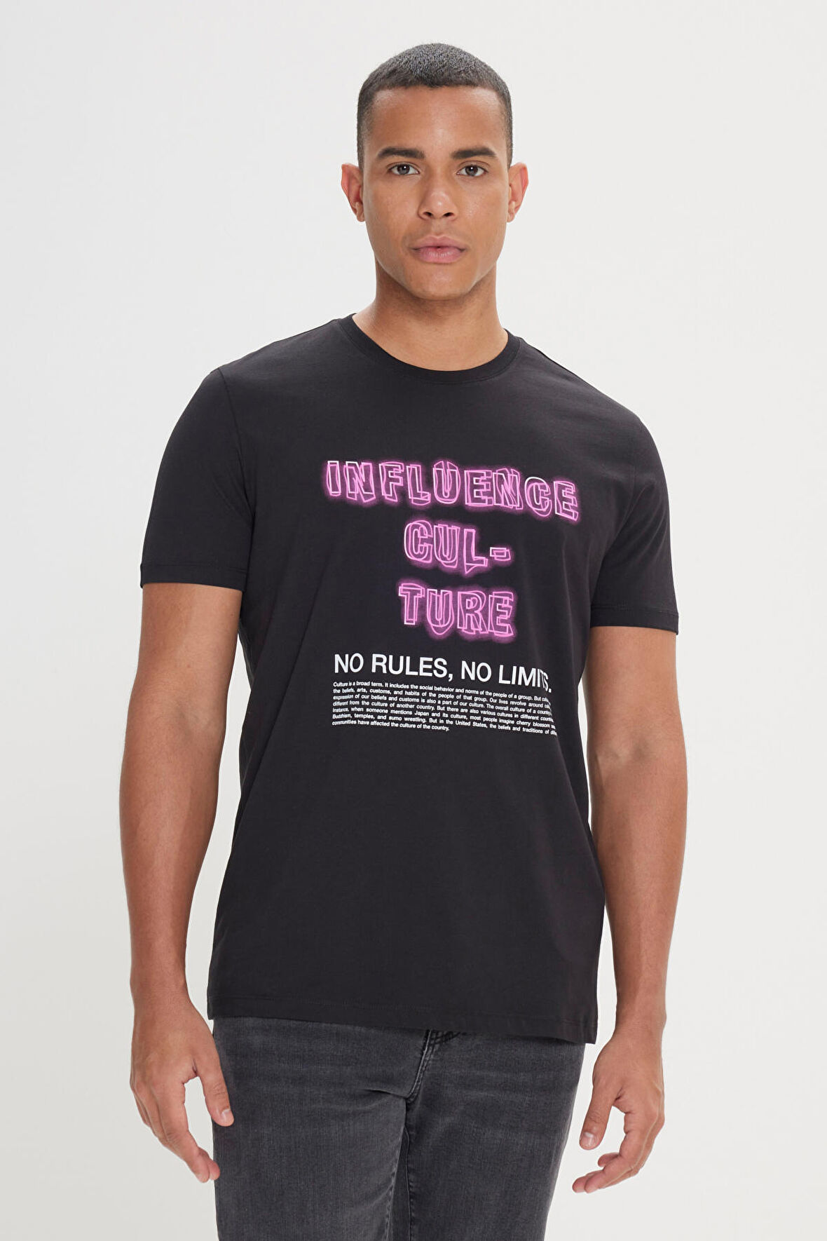 Standart Fit Normal Kesim %100 Pamuk Bisiklet Yaka Tişört