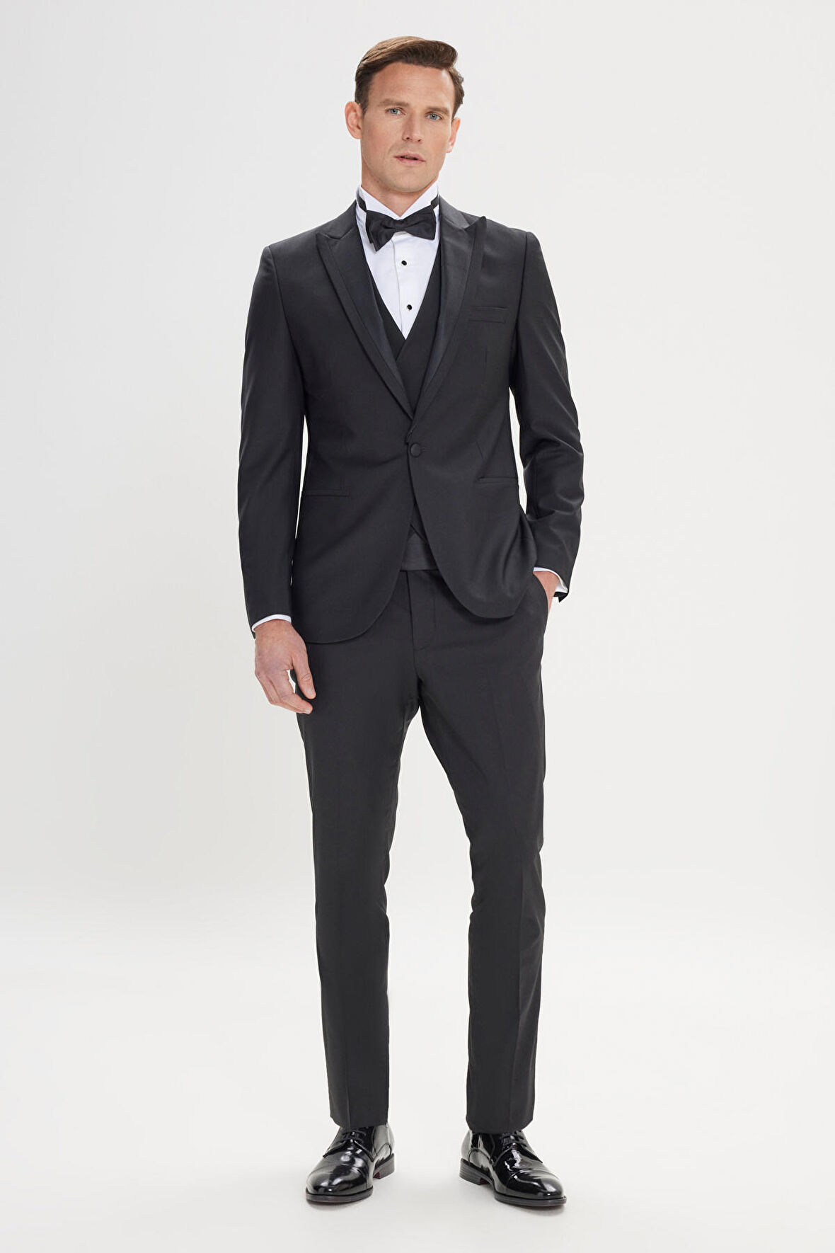 Erkek Siyah Slim Fit Dar Kesim Kırlangıç Yaka Klasik Düz Yelekli Smokin Takım