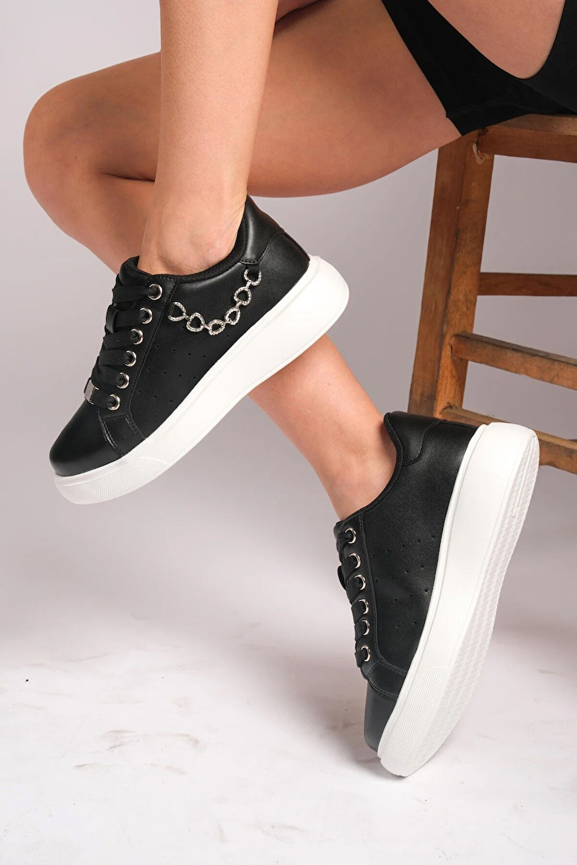Siyah Platform Tabanlı Zincir Detaylı Şık Kadın Sneaker Ayakkabı ortopedik taban Siyah / 37