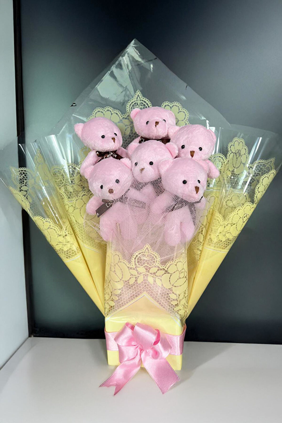 Sole Sevgiliye Özel: Romantik Dantelli Konsept Pembe Peluş Ayıcık Buketi