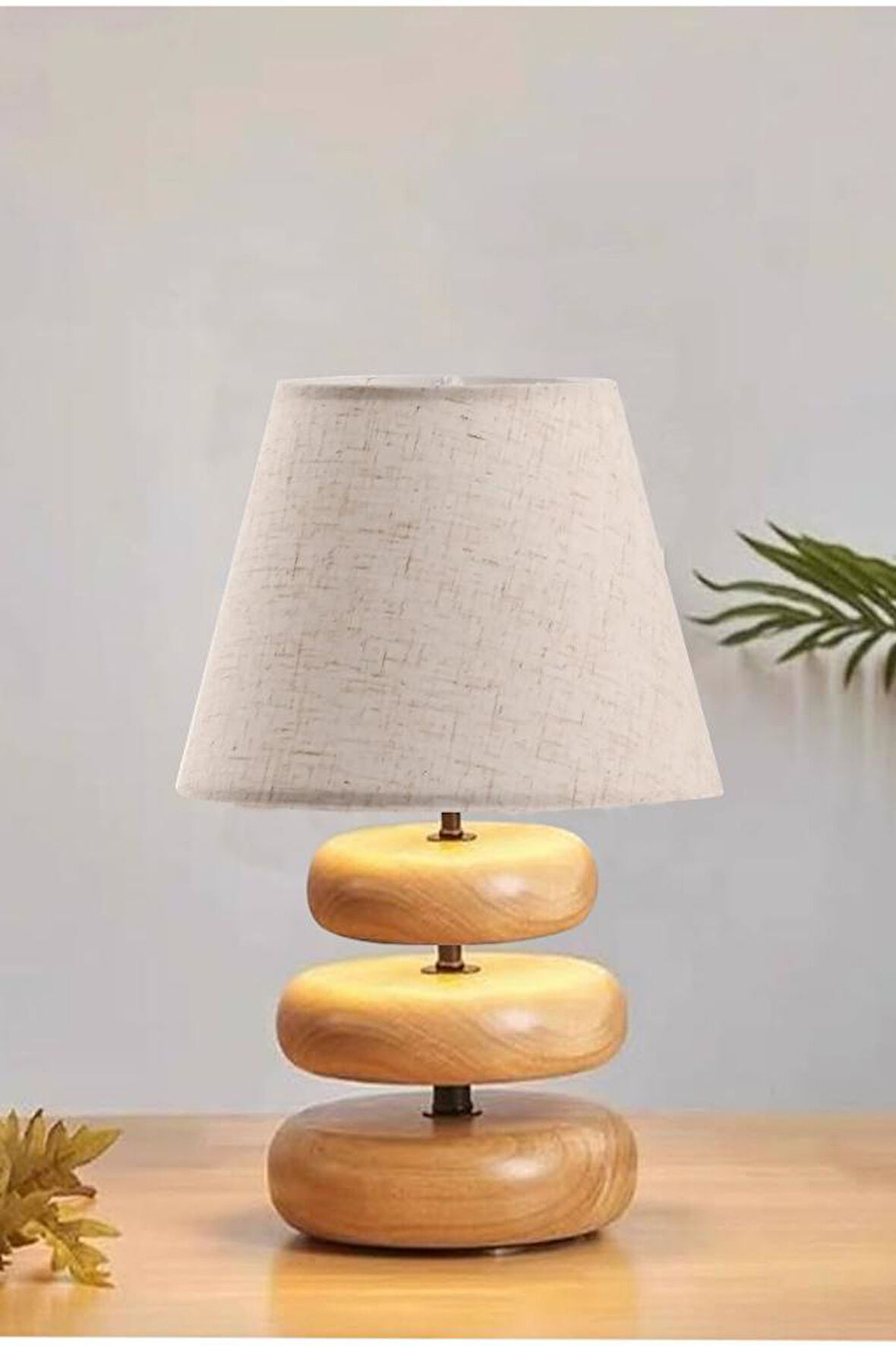 Afro Masif Ahşap Ayaklı Krem Keten Kumaş Şapkalı Dekoratif Abajur