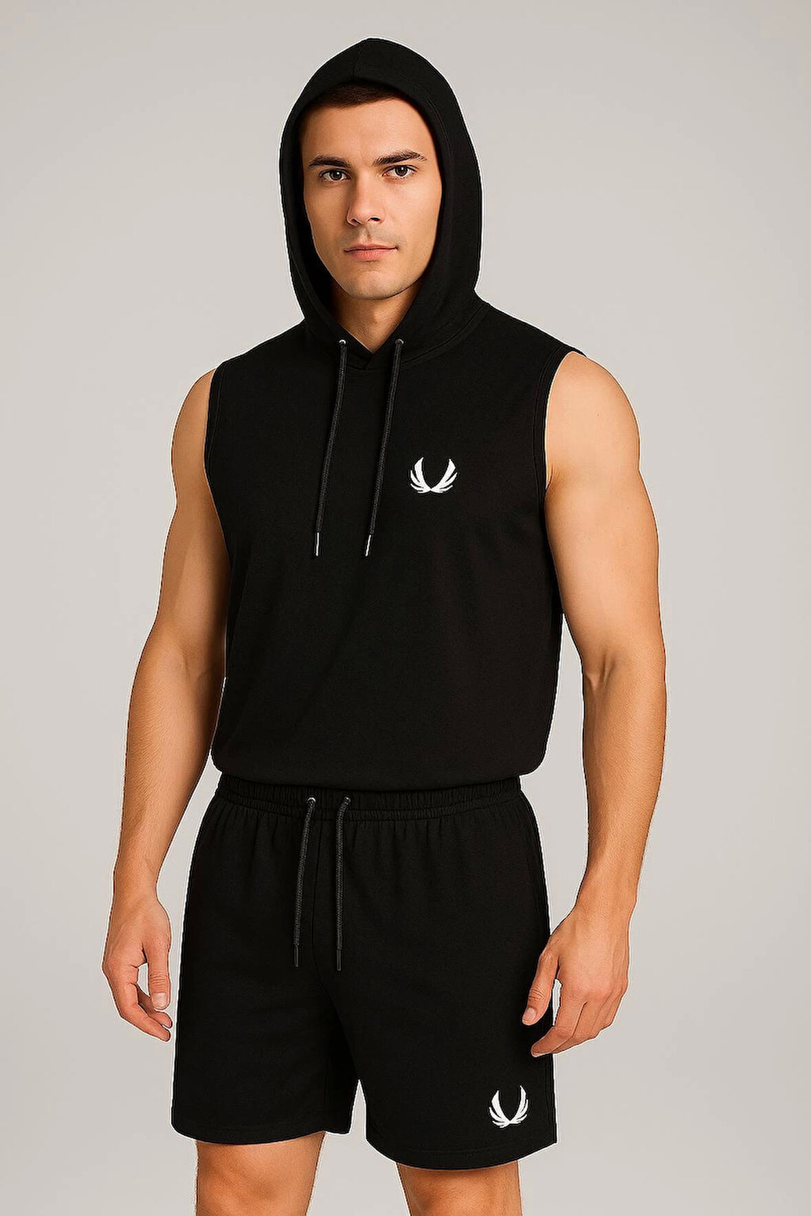 Erkek Lette Kapüşonlu Armalı Esnek Kolsuz Siyah Şortlu Takım