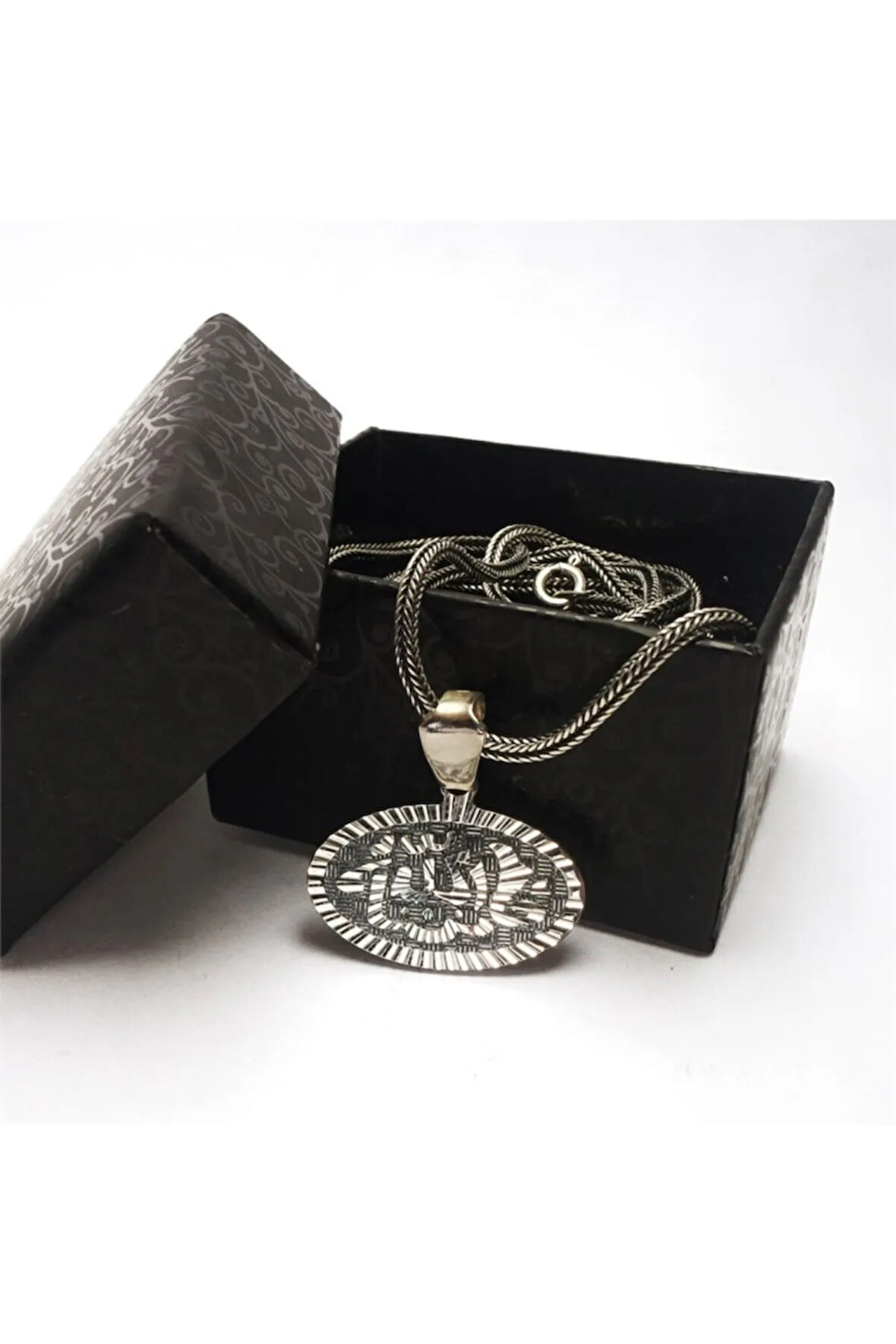 Kalem İşi Besmele Yazılı Erkek Gümüş Zincir Kolye